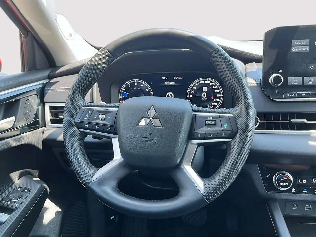 Mitsubishi Outlander снимка Mitsubishi Outlander