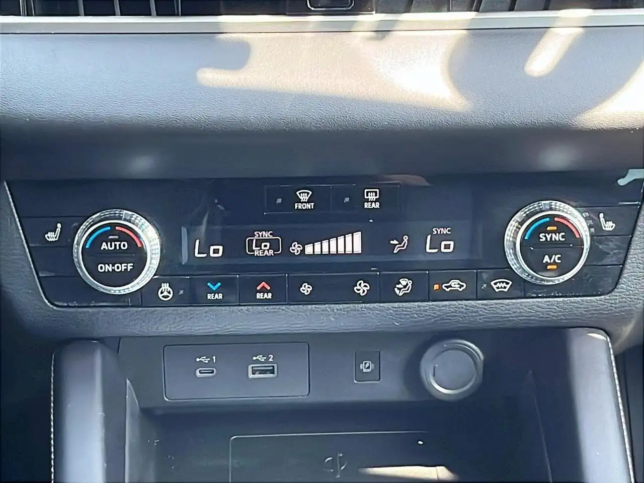Mitsubishi Outlander снимка Mitsubishi Outlander