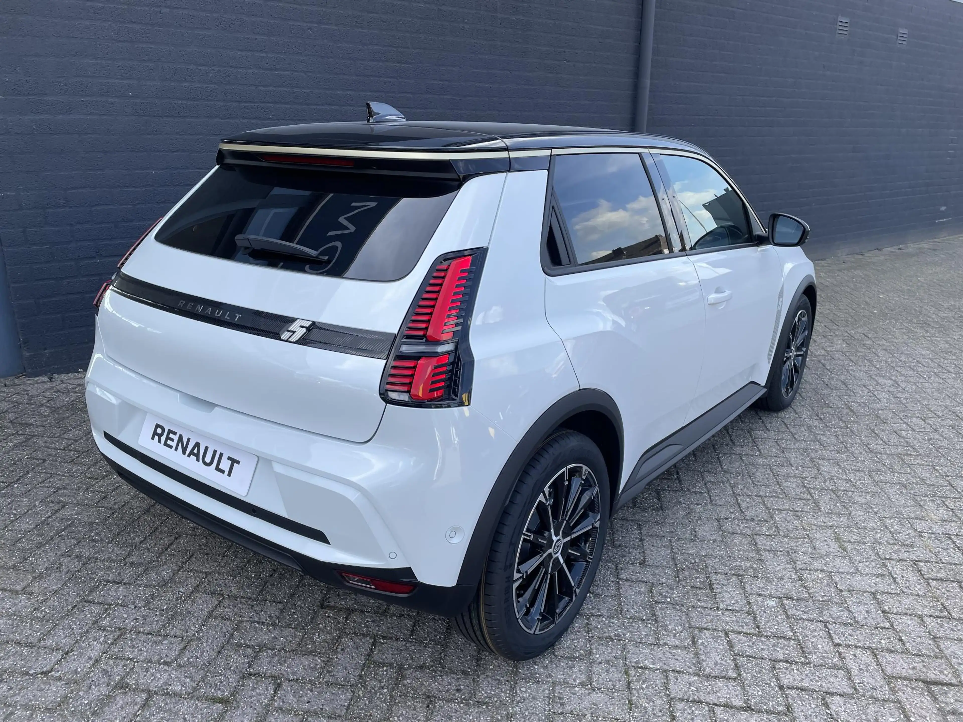Renault R 5 comfort range techno 52 kWh — photo 3