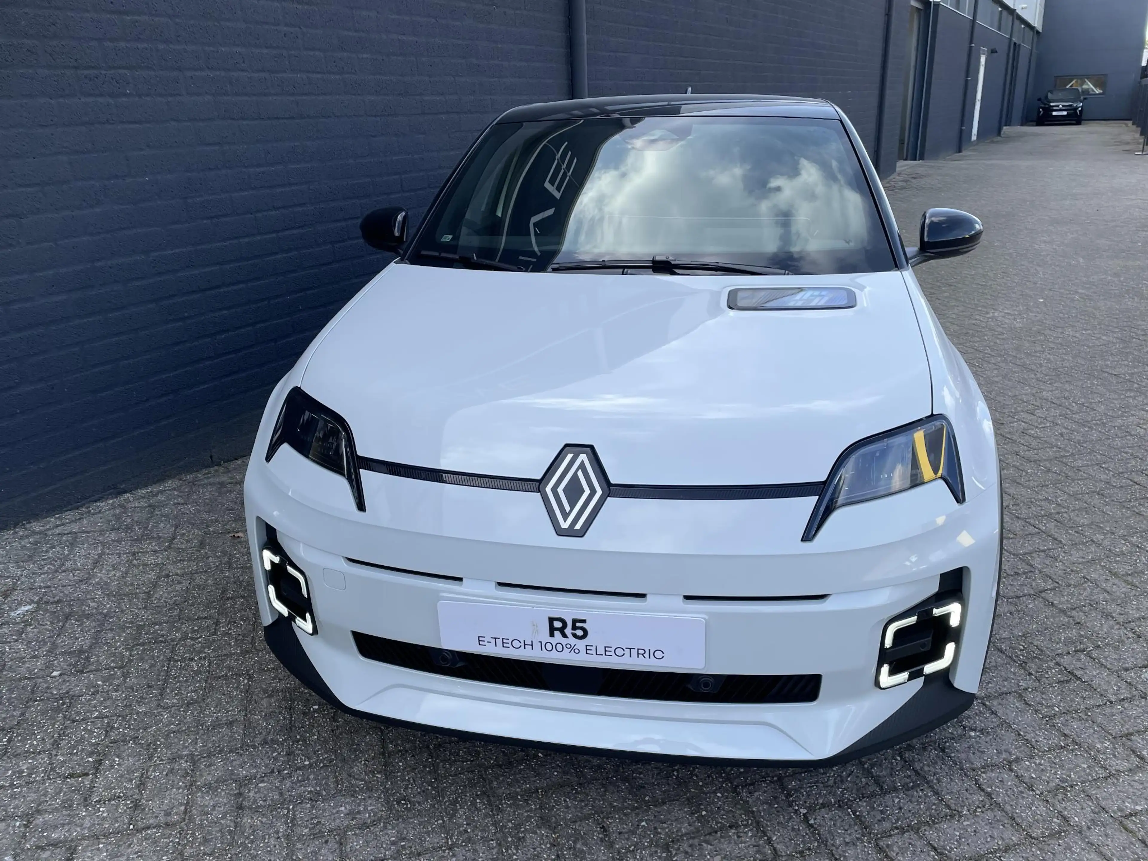 Renault R 5 comfort range techno 52 kWh — photo 2