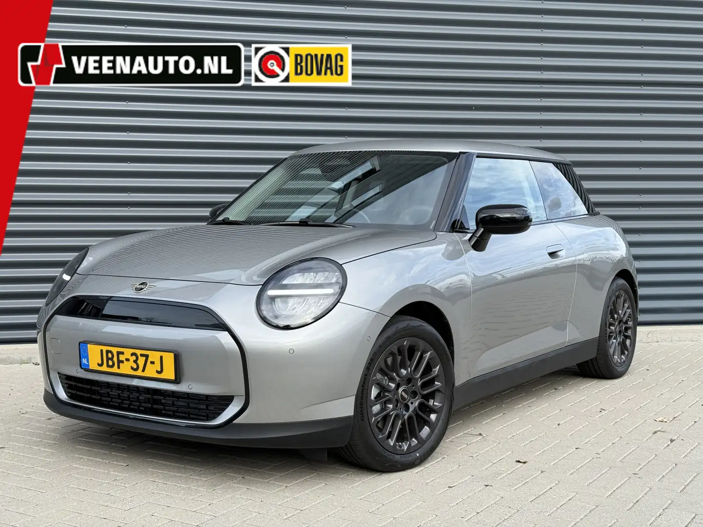 MINI Cooper E Mini Essential 40.7 kWh Grau - 1