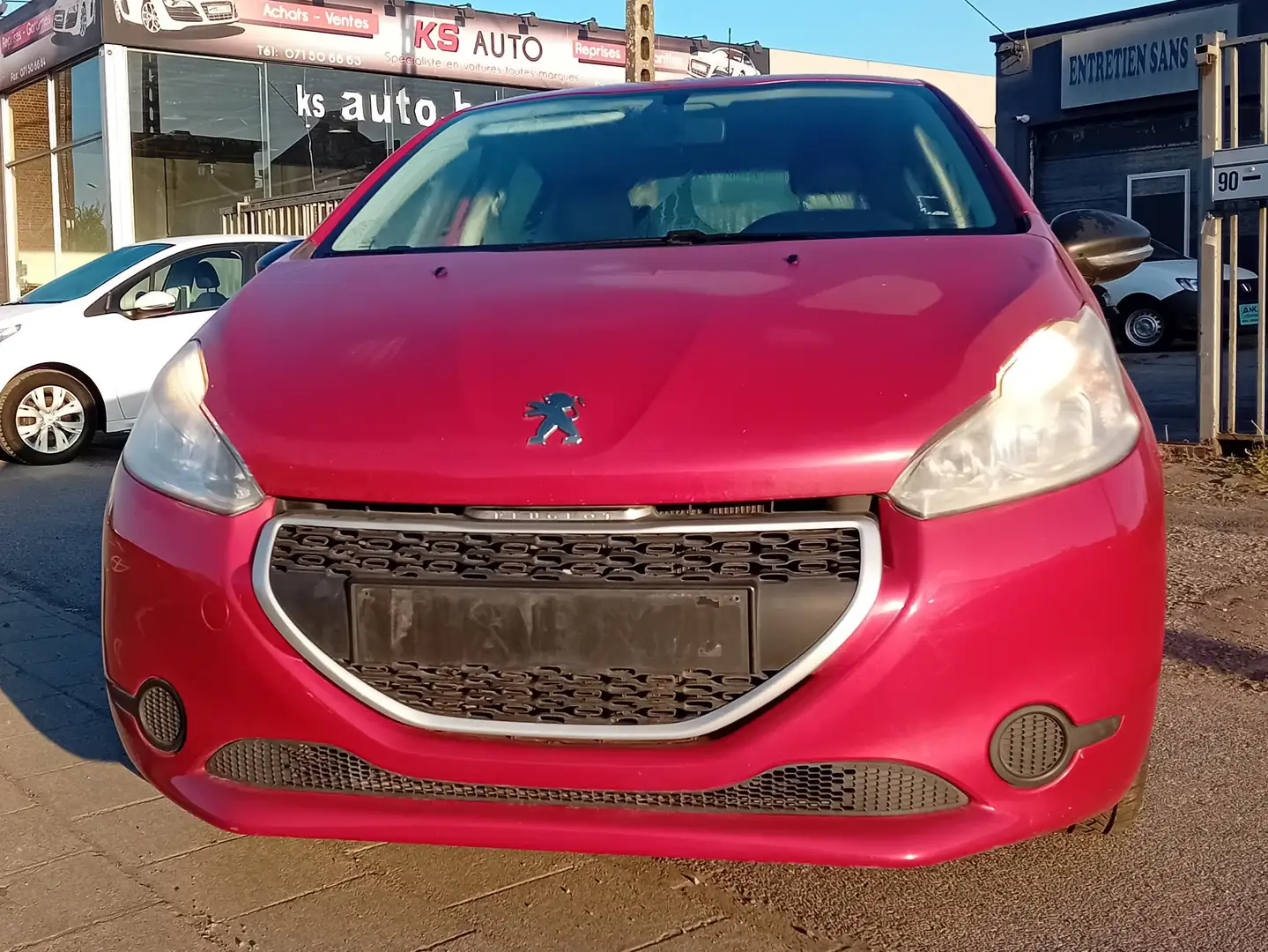 Peugeot 208 1.2i Active STT ETG Rood - 1