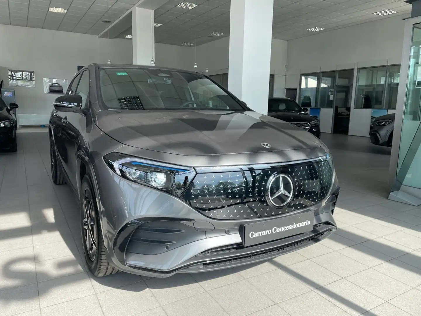 Mercedes-Benz EQA 250 + Grigio - 1