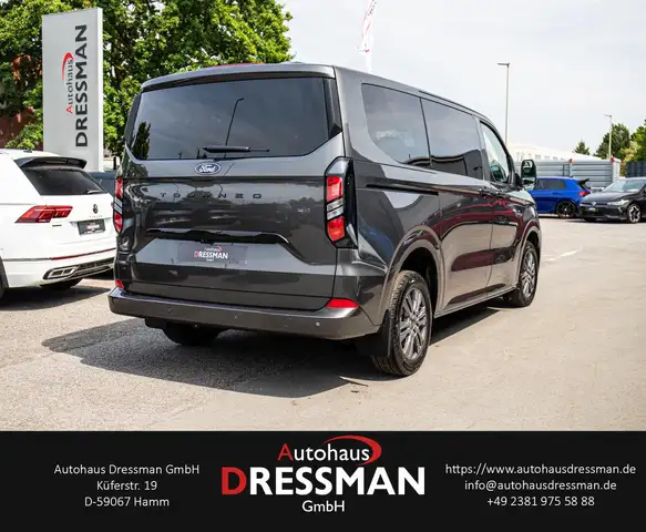 Ford Tourneo Custom view 4