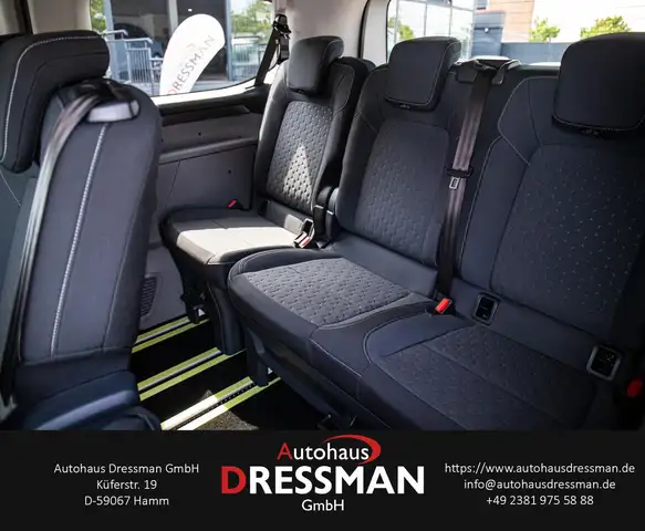 Ford Tourneo Custom view 12