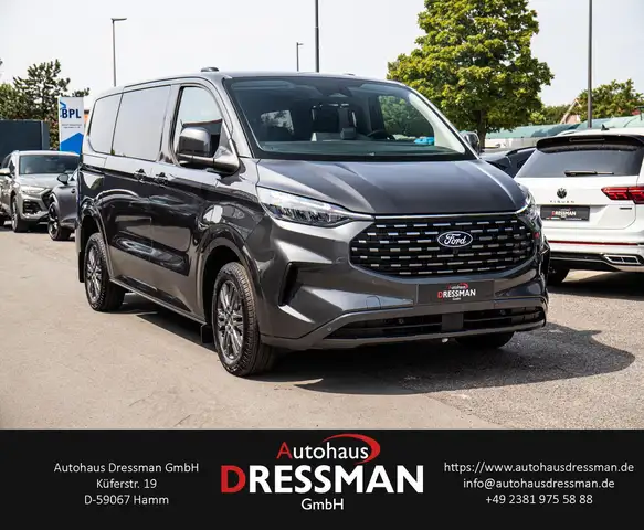 Ford Tourneo Custom view 3