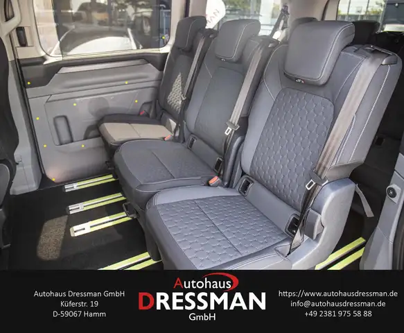Ford Tourneo Custom view 11