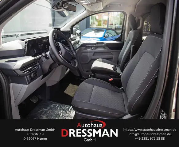 Ford Tourneo Custom view 9