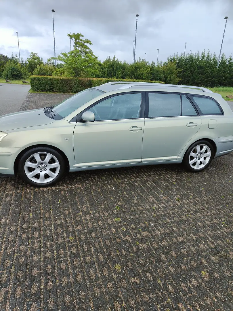 Toyota Avensis 2.0 VVTi Executive Vert - 2