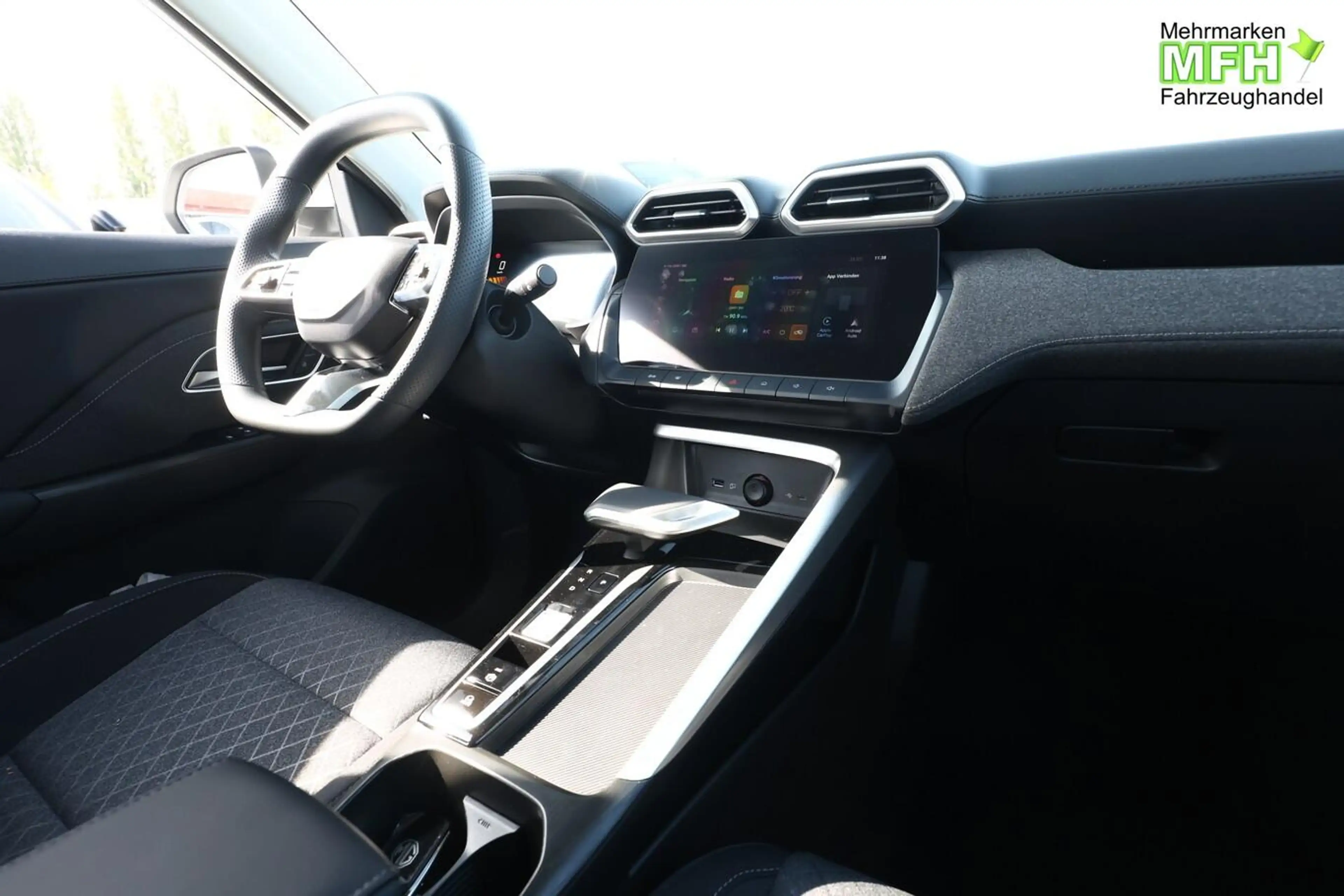 MG ZS Hybrid+ Standard ACC Kam Nav TotW PDC AppCo 75 ... — photo 8