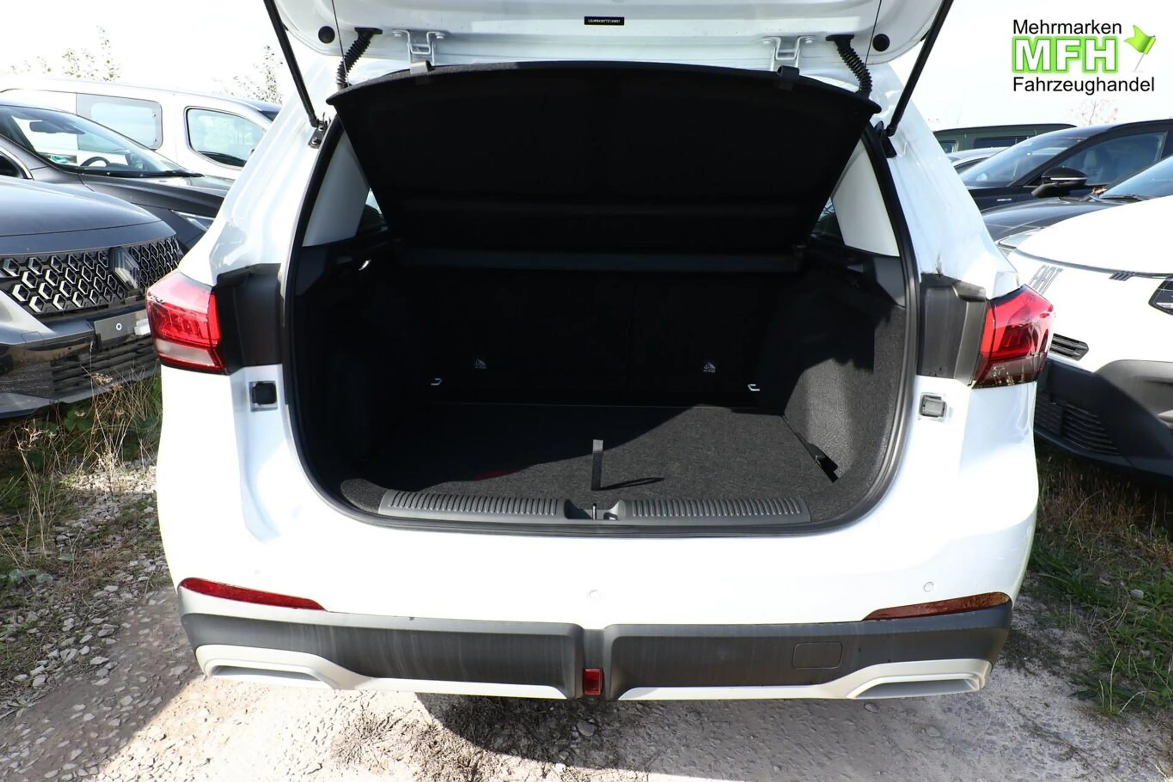 MG ZS Hybrid+ Standard ACC Kam Nav TotW PDC AppCo 75 ... — photo 10
