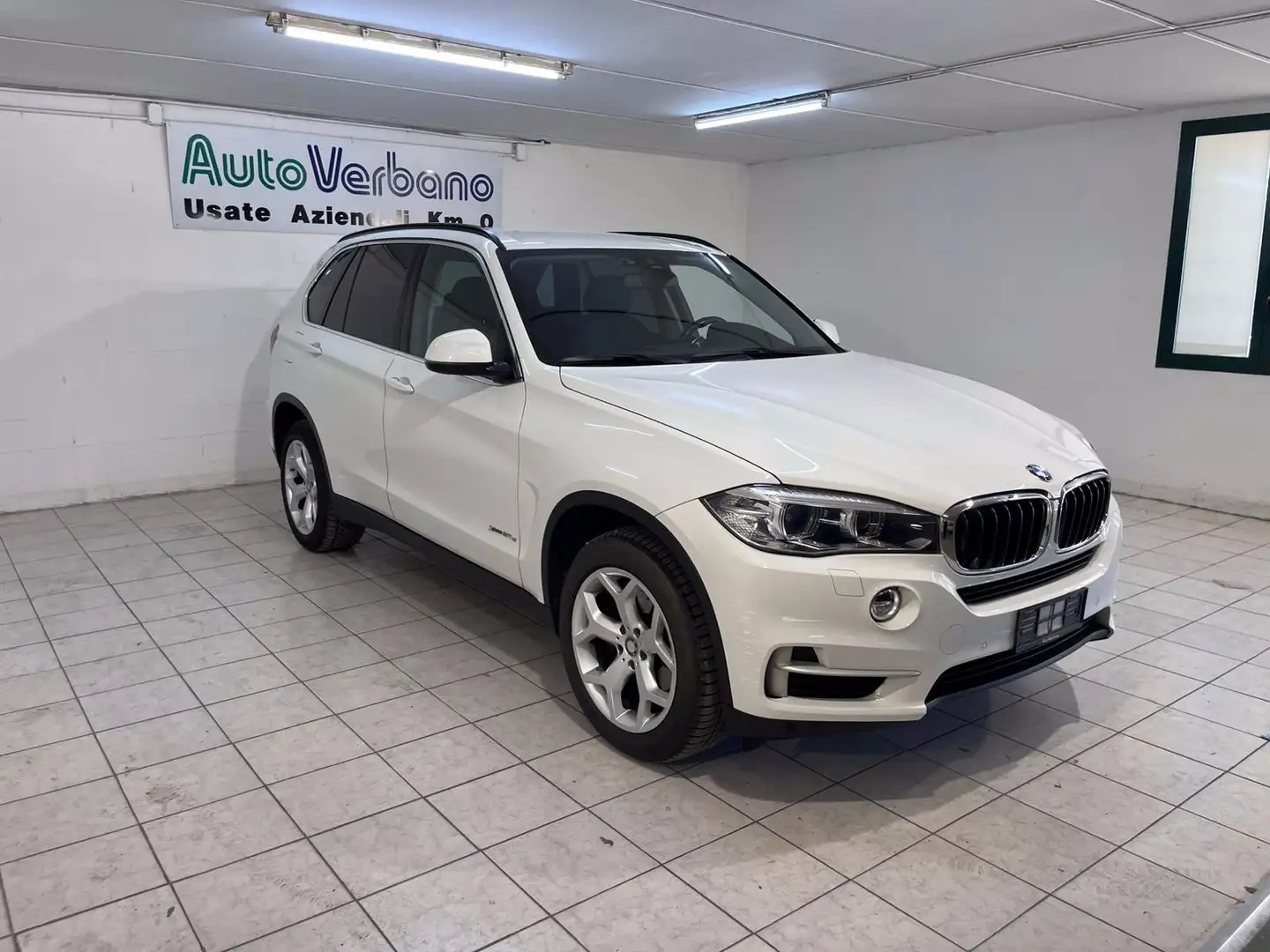 BMW X5 X5 xdrive25d Business 231cv auto Bianco - 1