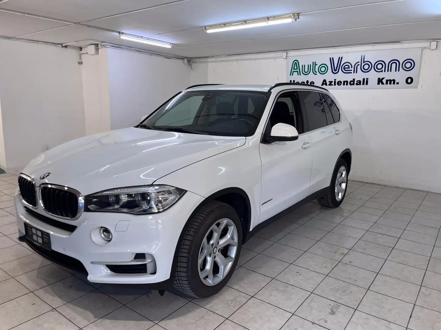 BMW X5 X5 xdrive25d Business 231cv auto Bianco - 2