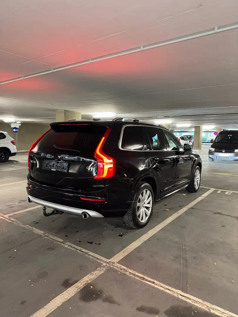 Volvo XC90 D5 AWD Momentum Schwarz - 2