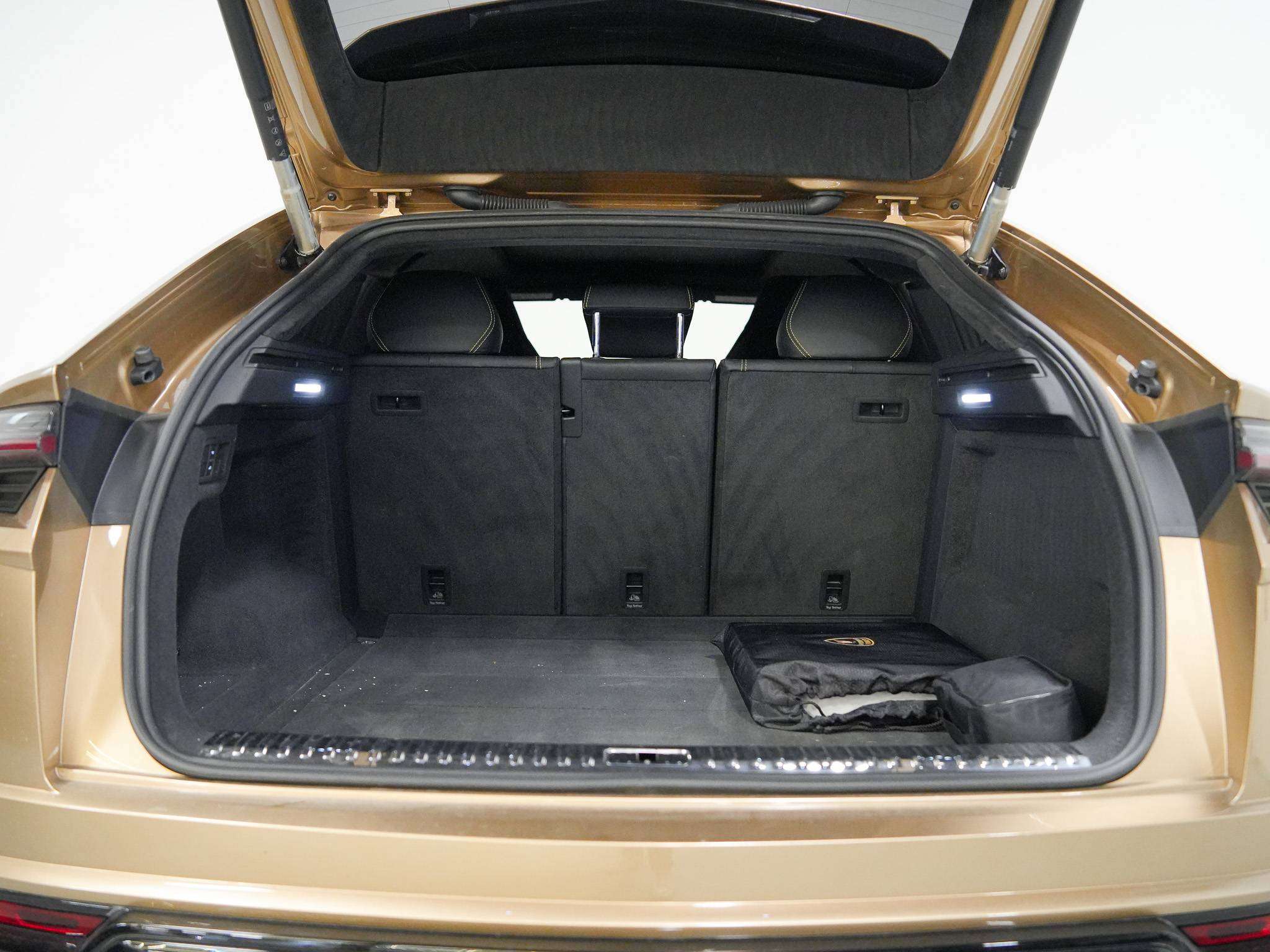 used 2022 Lamborghini Urus car, priced at $255,900