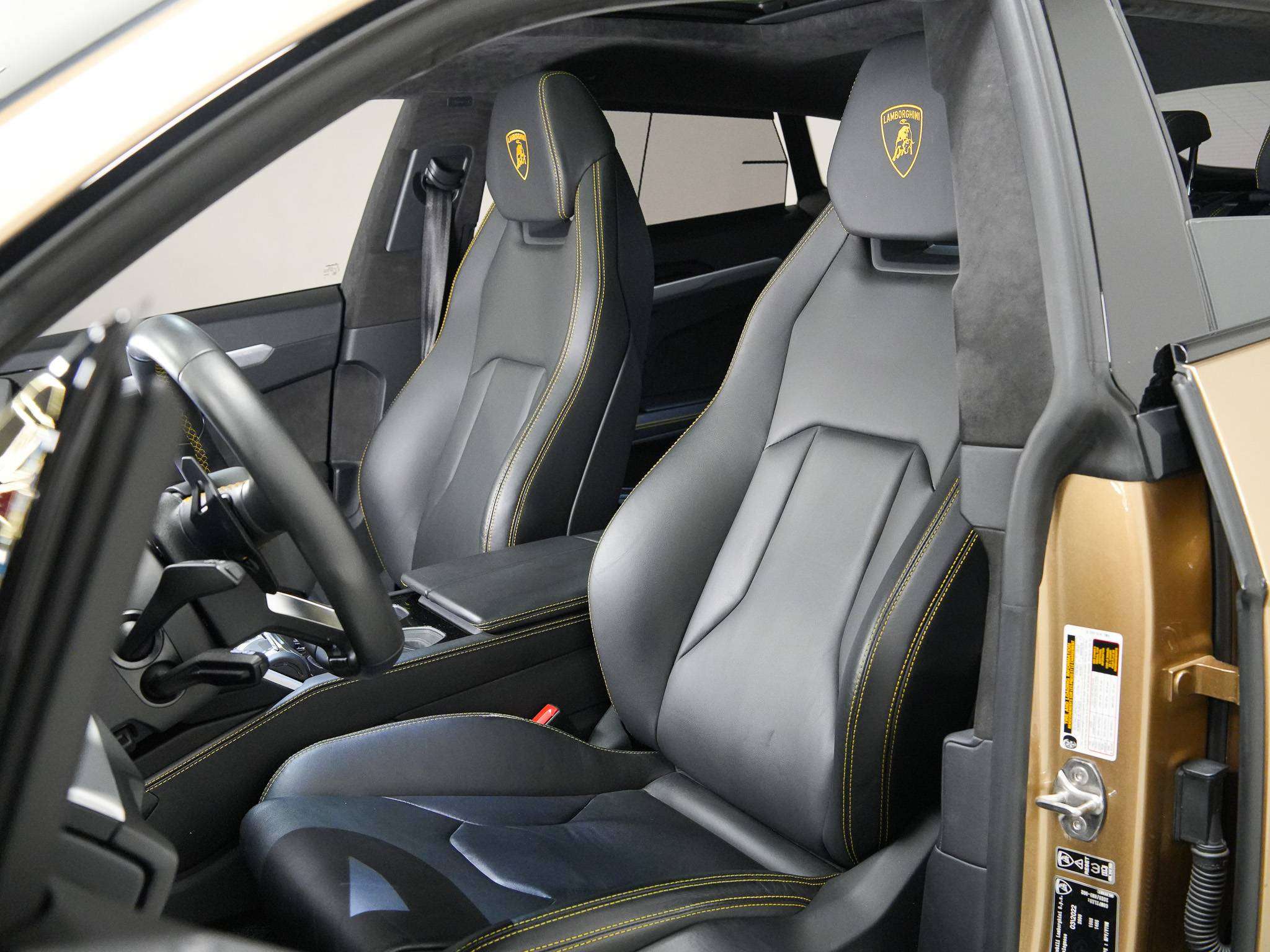 used 2022 Lamborghini Urus car, priced at $255,900