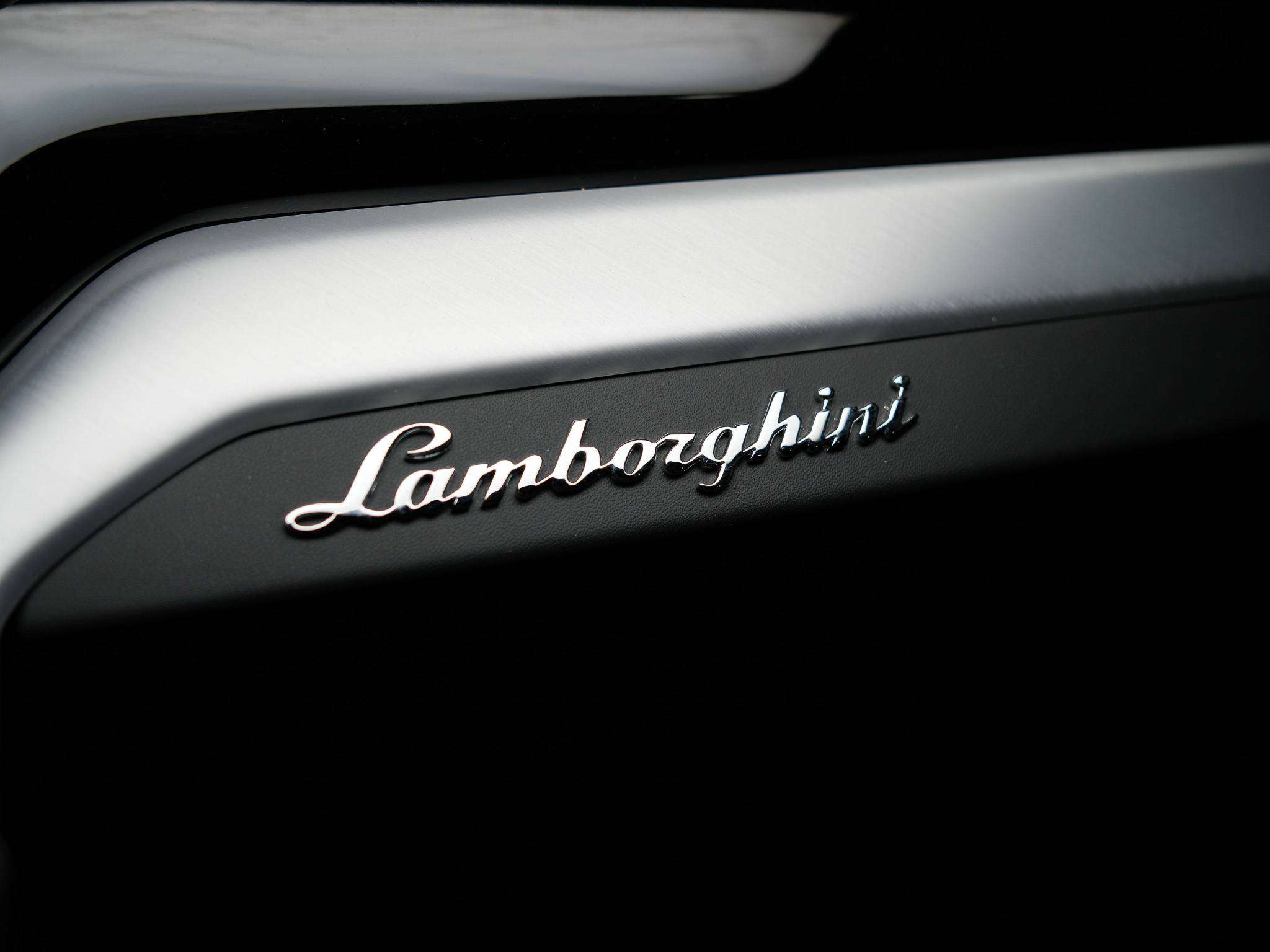 used 2022 Lamborghini Urus car, priced at $255,900