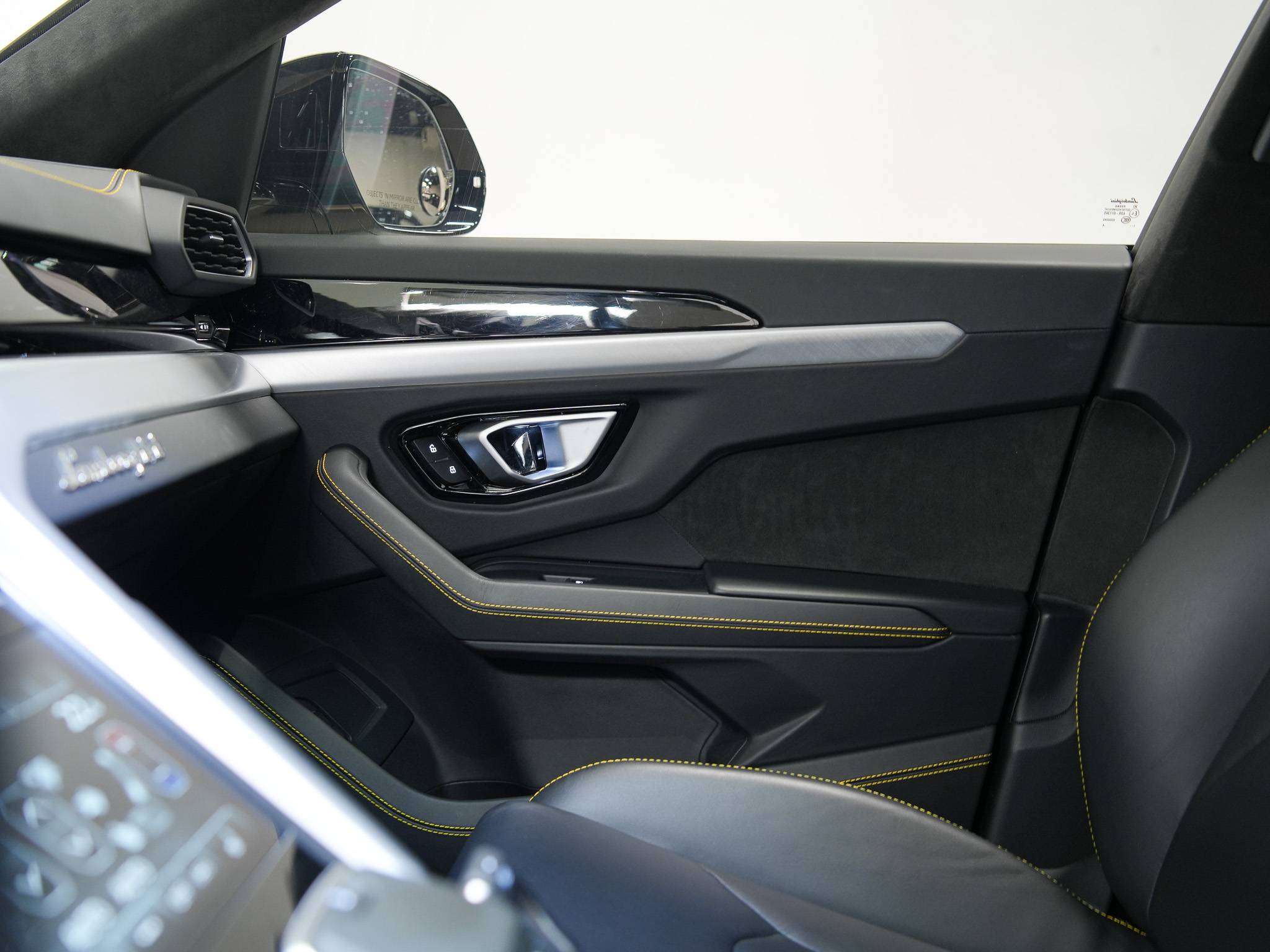 used 2022 Lamborghini Urus car, priced at $255,900