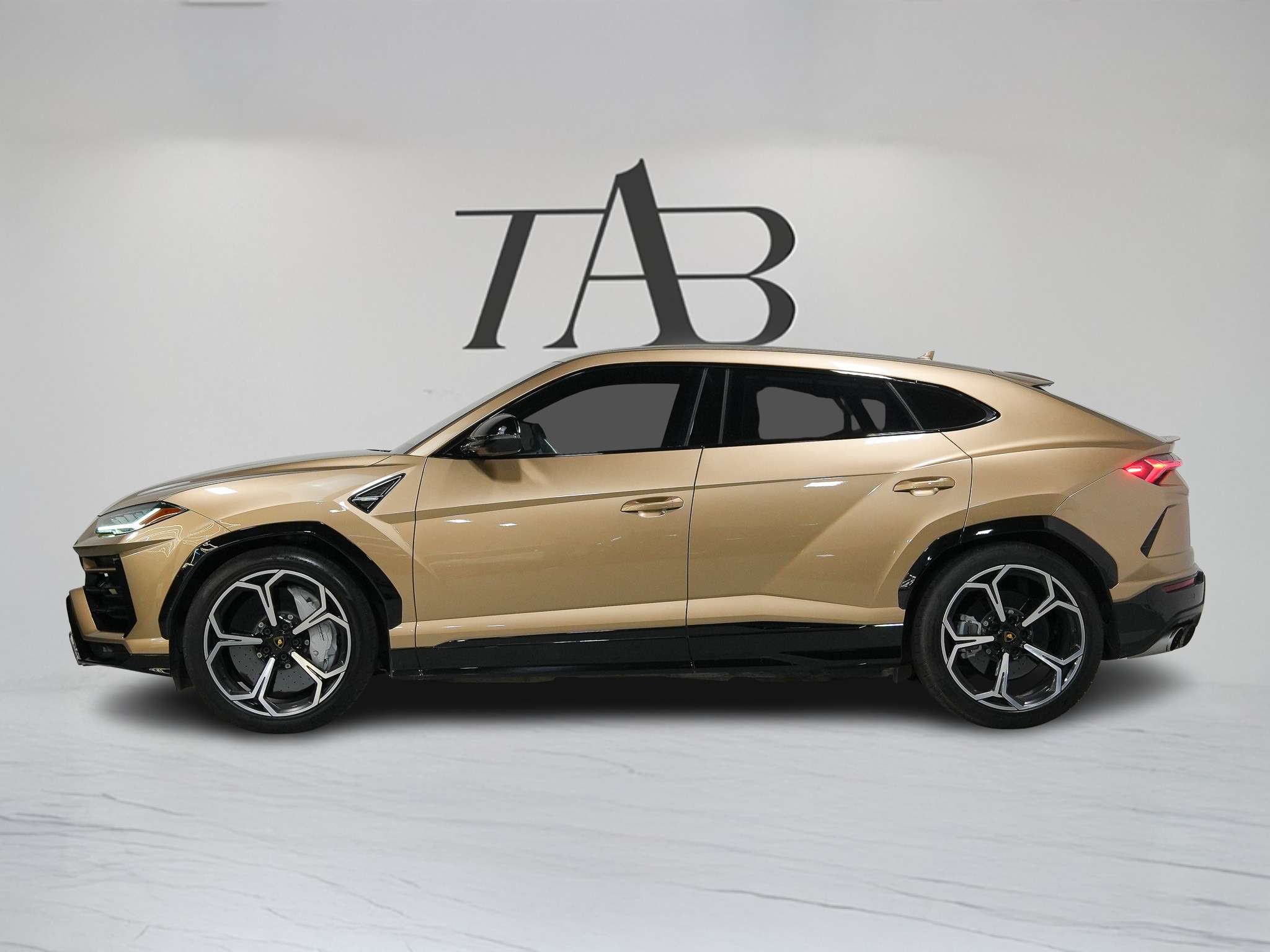 used 2022 Lamborghini Urus car, priced at $255,900