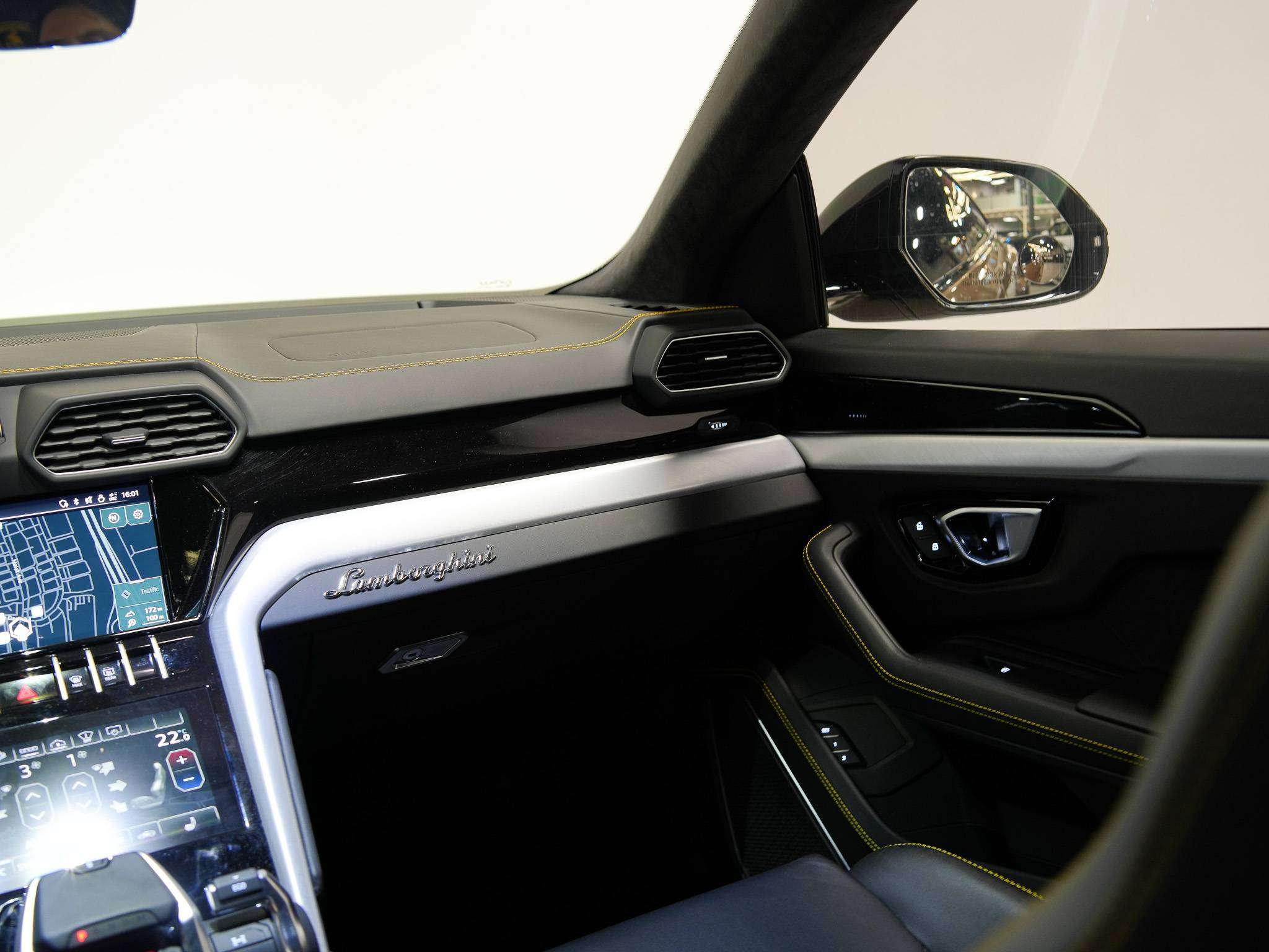 used 2022 Lamborghini Urus car, priced at $255,900