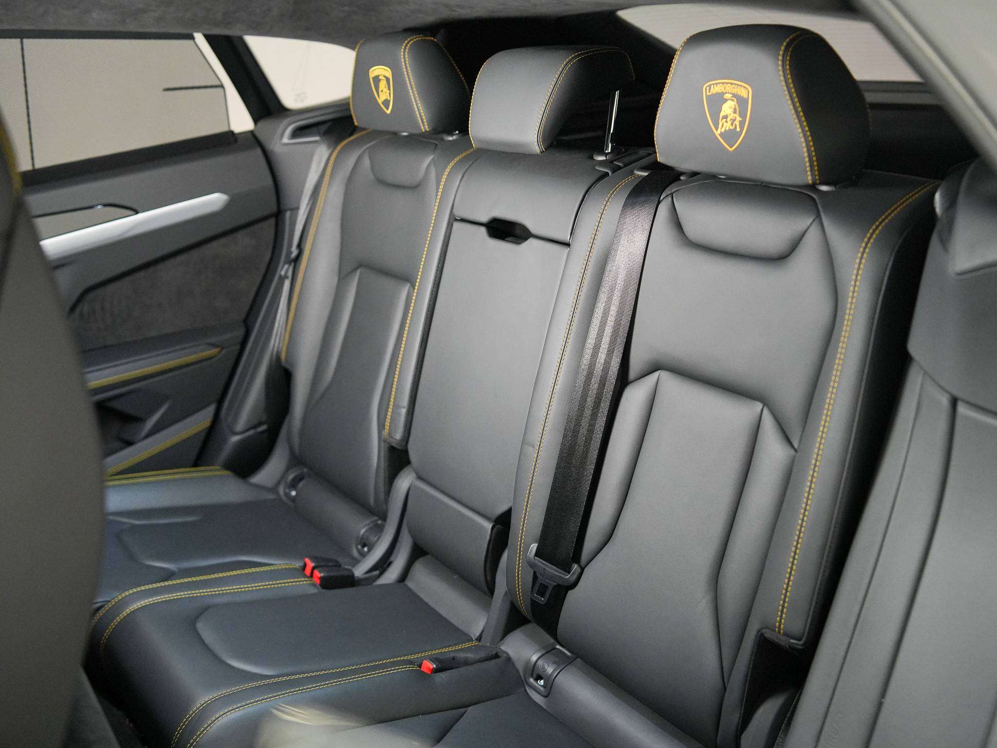 used 2022 Lamborghini Urus car, priced at $255,900