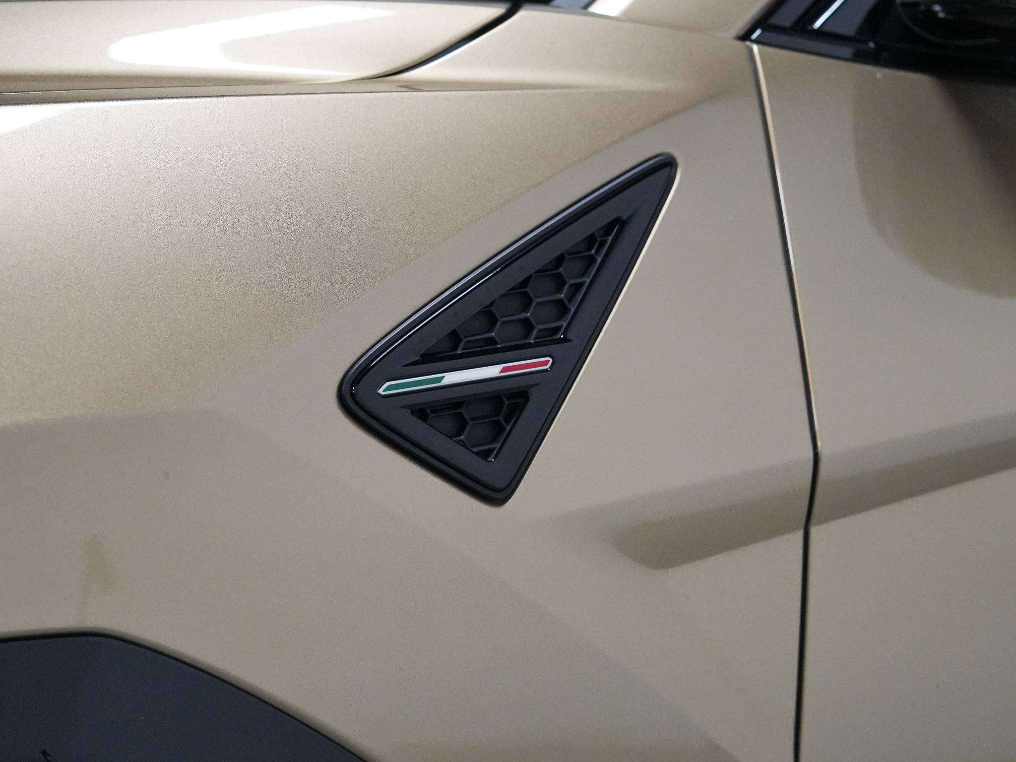 used 2022 Lamborghini Urus car, priced at $255,900