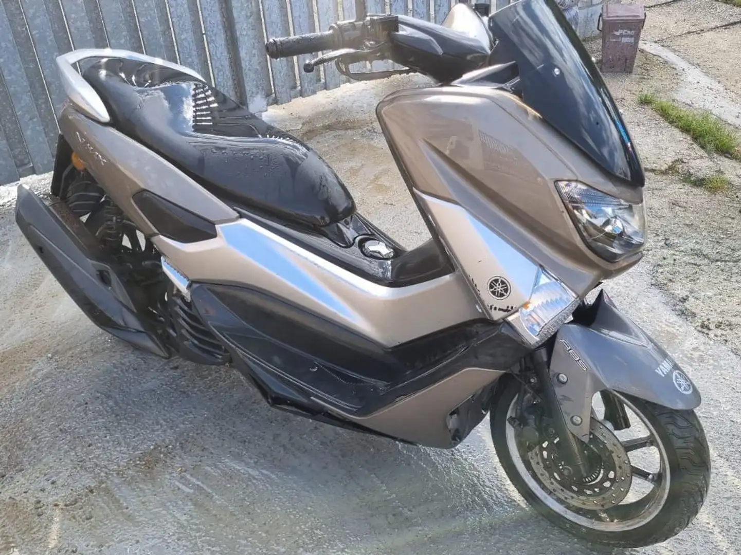 Yamaha NMAX Bej - 1