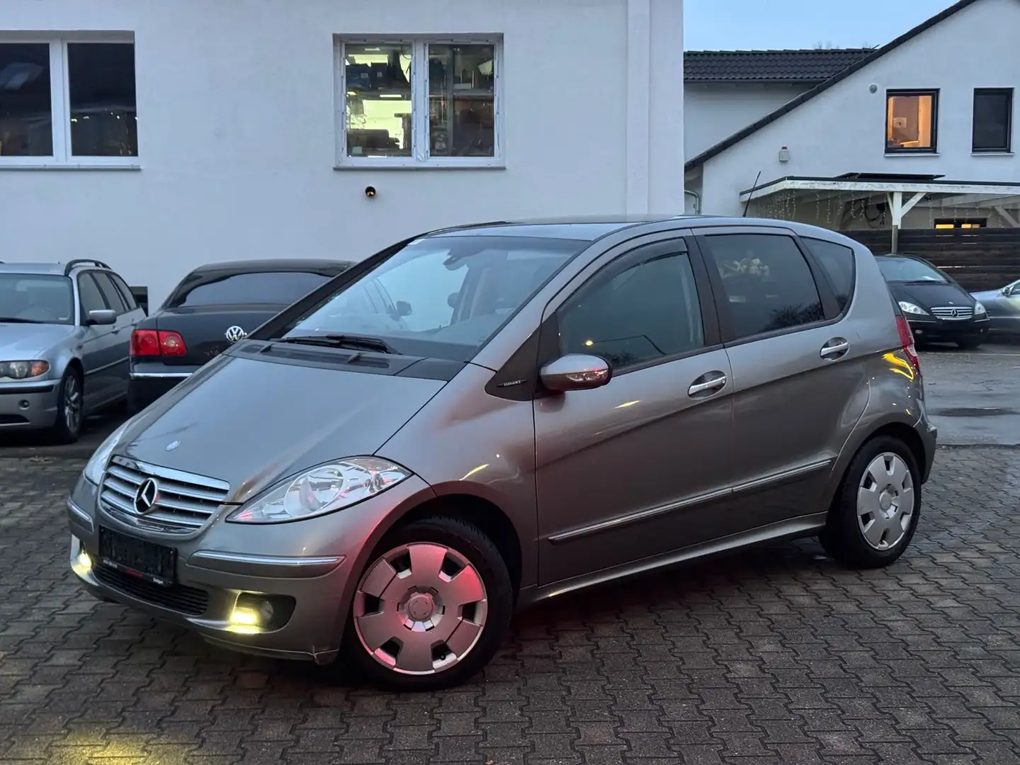 Mercedes-Benz A 170 A-Klasse 5-Türer Autotronic Classic guter Zustan - 2