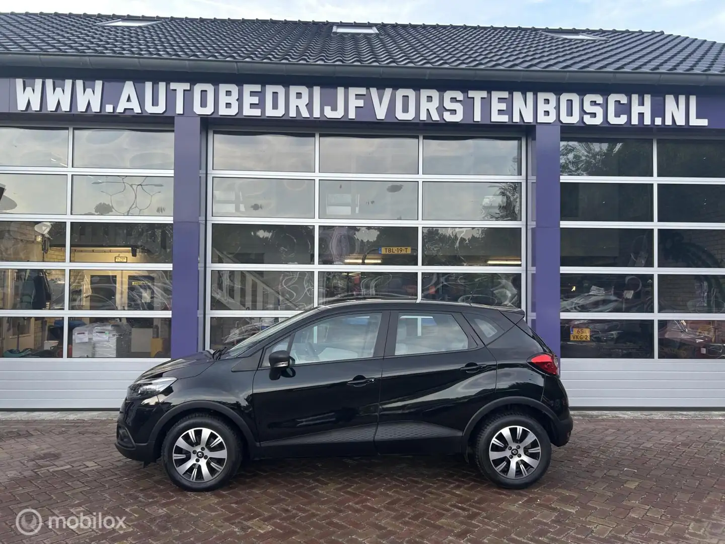 Renault Captur 1.2 TCe Intens * AUTOMAAT * AIRCO * TREKHAAK Zwart - 2