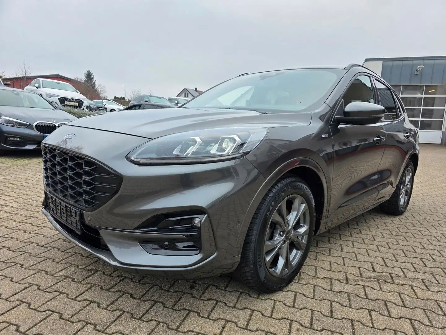 Ford Kuga 1.5 TDCi ST-Line Nav/Kamera/Assist Gris - 1