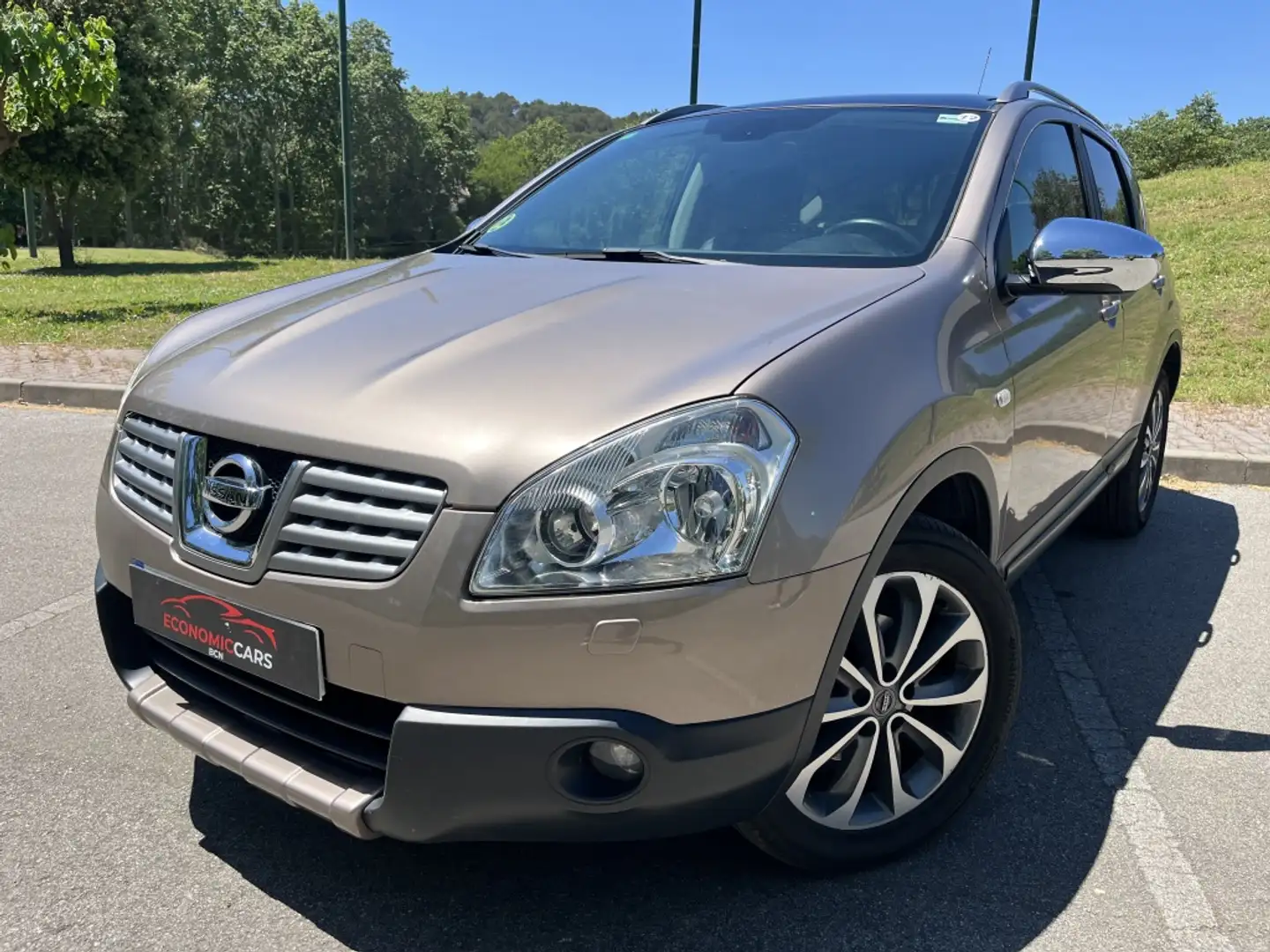 Nissan Qashqai Q+2 2.0dCi Tekna 4x2 Beige - 1