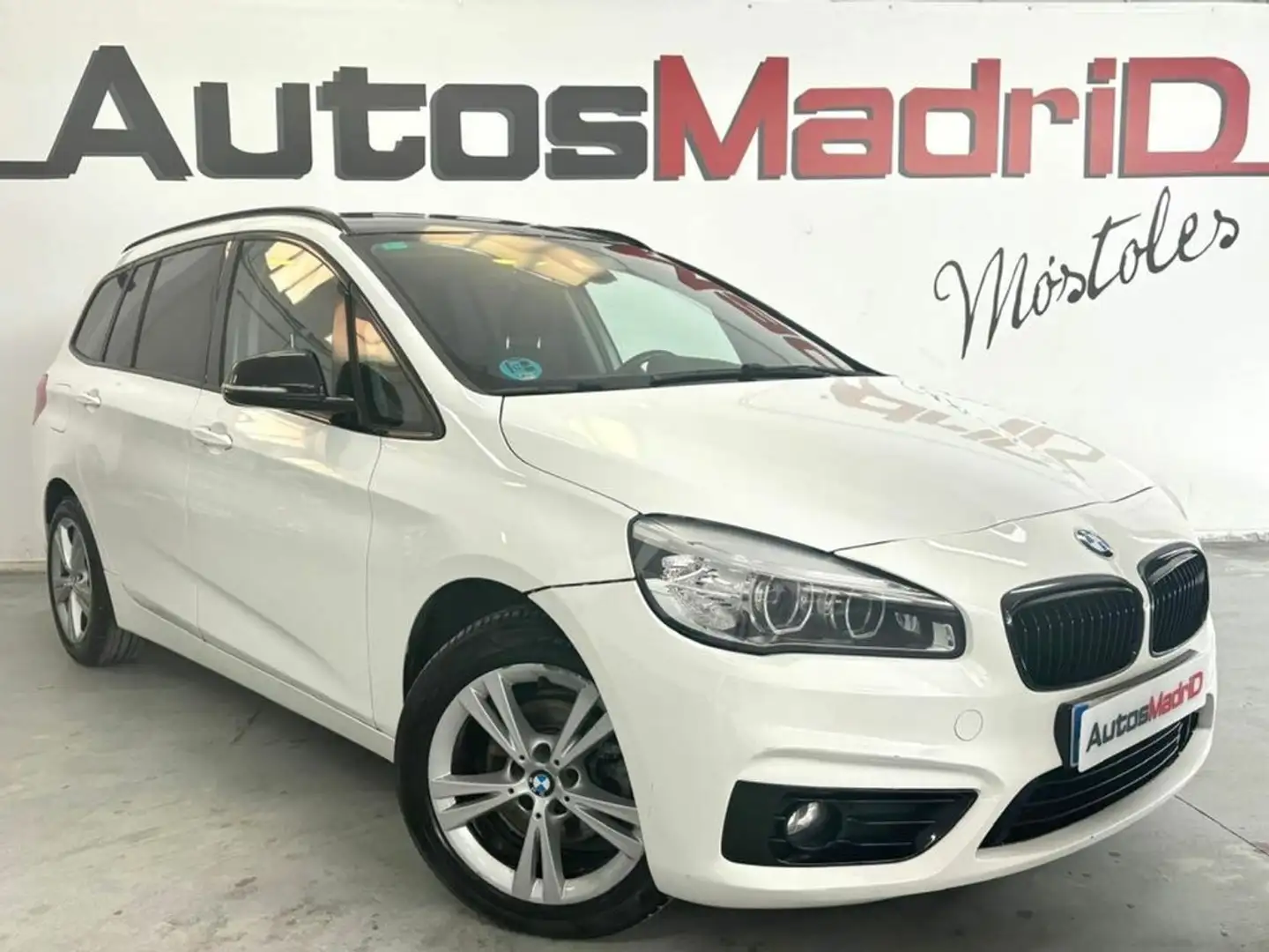 BMW 216 216d Geel - 1