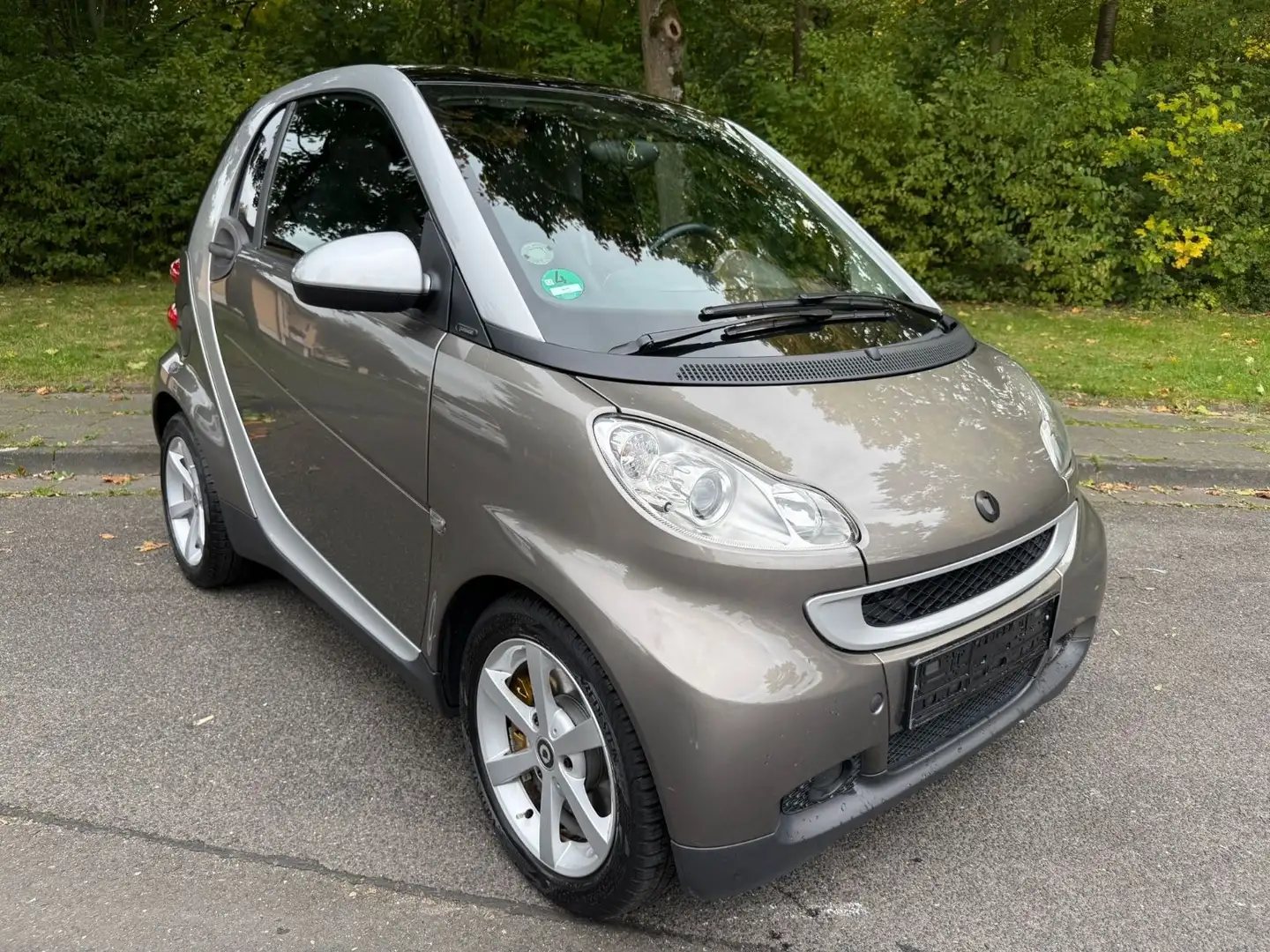 smart forTwo fortwo coupe Micro Hybrid Drive 52kW Silber - 2