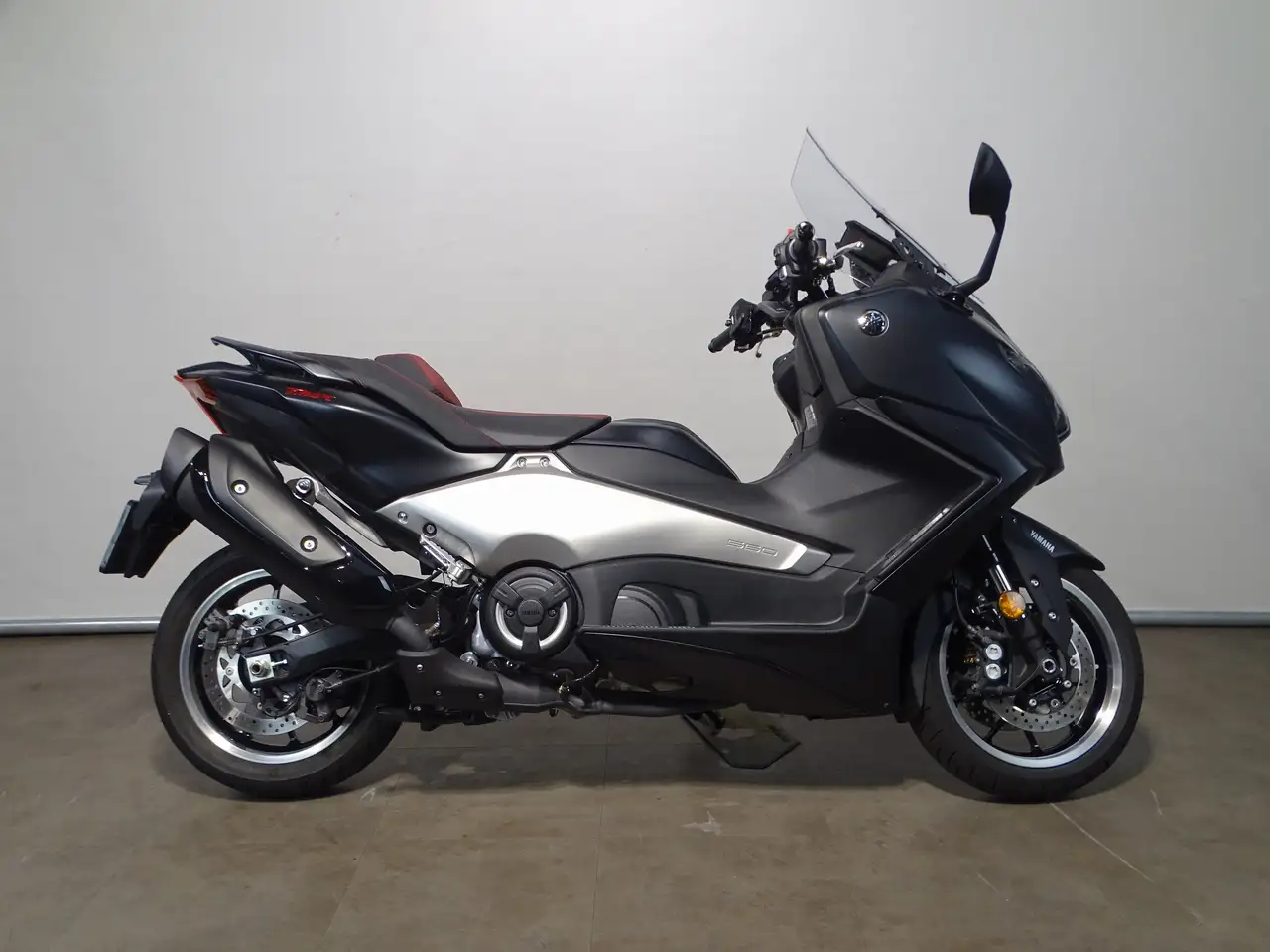 Yamaha Tmax 560