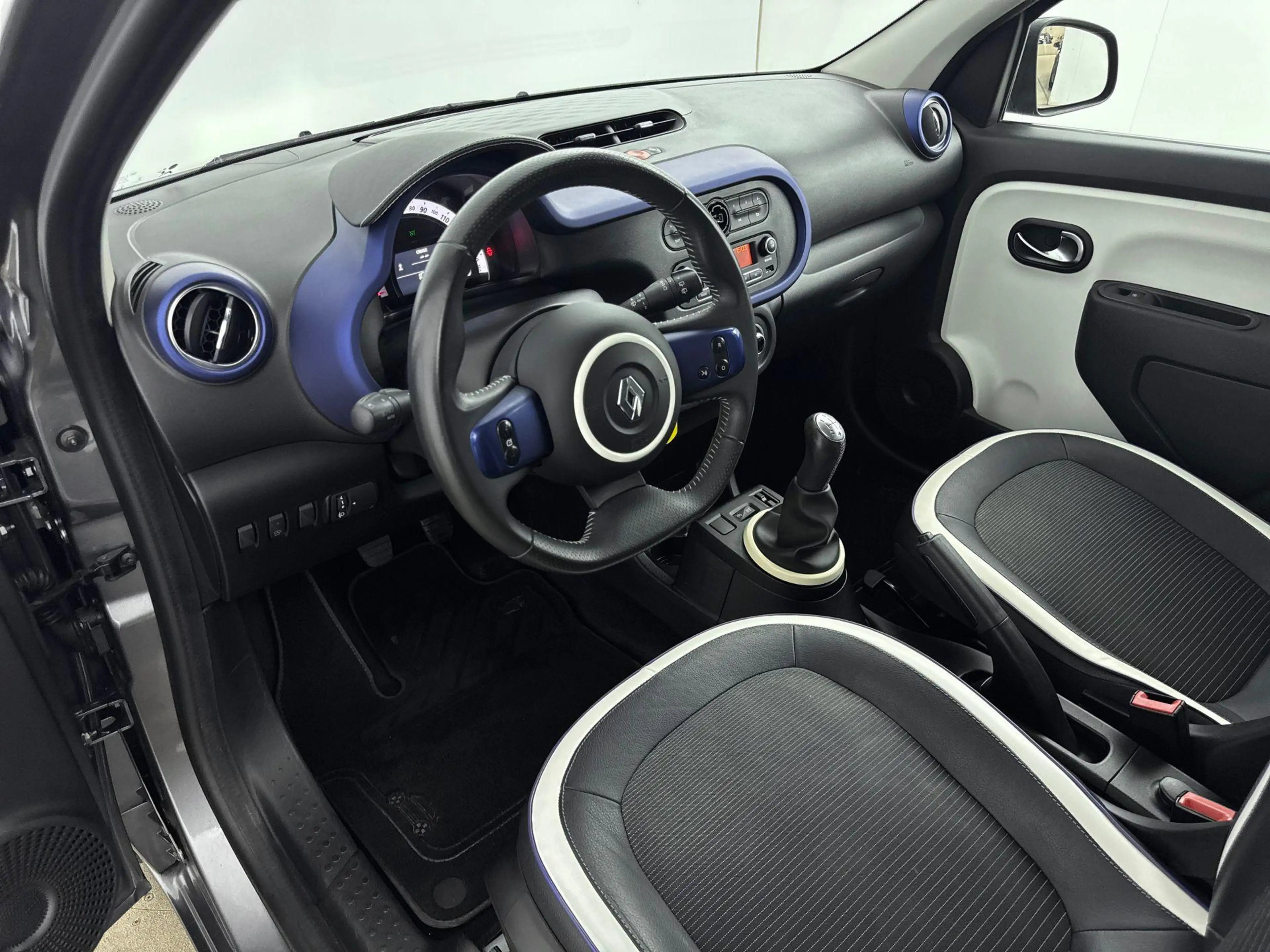 Renault Twingo 1.0 SCe SÉRIE SIGNATURE VIVA | CLIMA | CRUISE | EL — photo 13