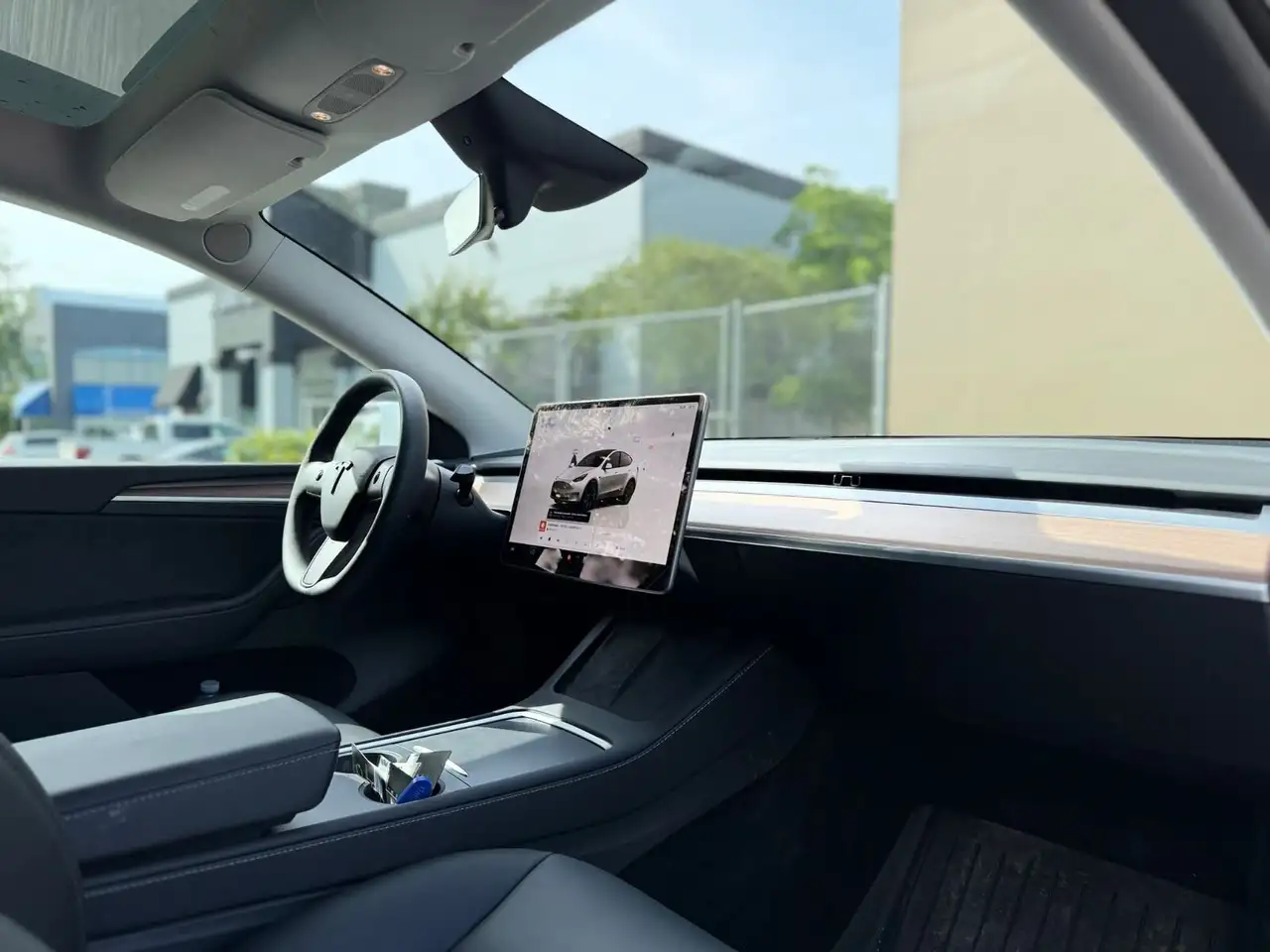 Tesla Model Y снимка Tesla Model Y