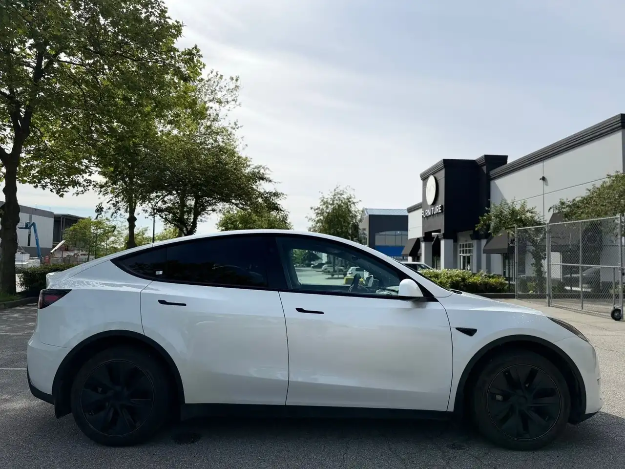 Tesla Model Y снимка Tesla Model Y