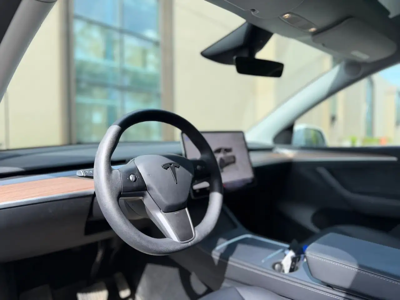 Tesla Model Y снимка Tesla Model Y