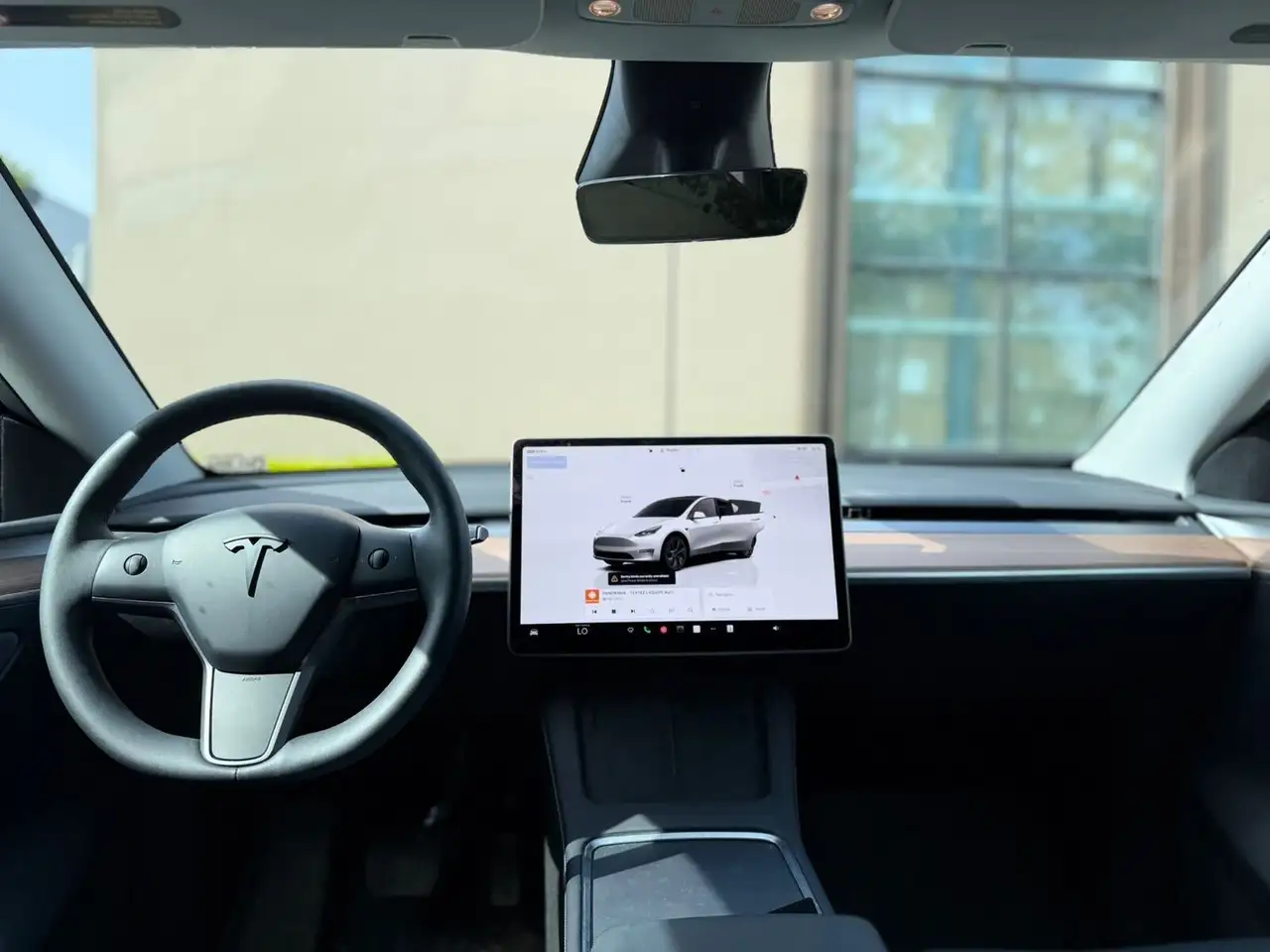 Tesla Model Y снимка Tesla Model Y
