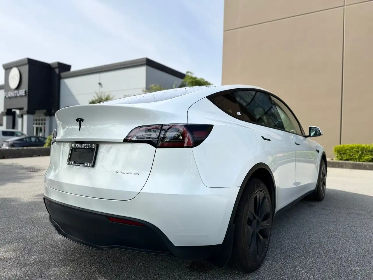 Tesla Model Y снимка Tesla Model Y