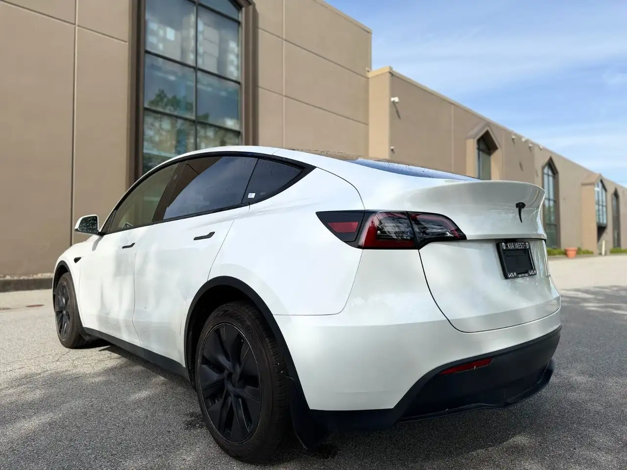 Tesla Model Y снимка Tesla Model Y