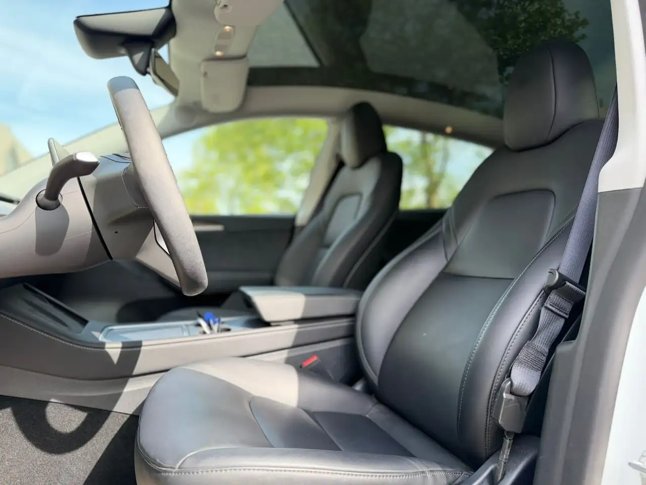 Tesla Model Y снимка Tesla Model Y