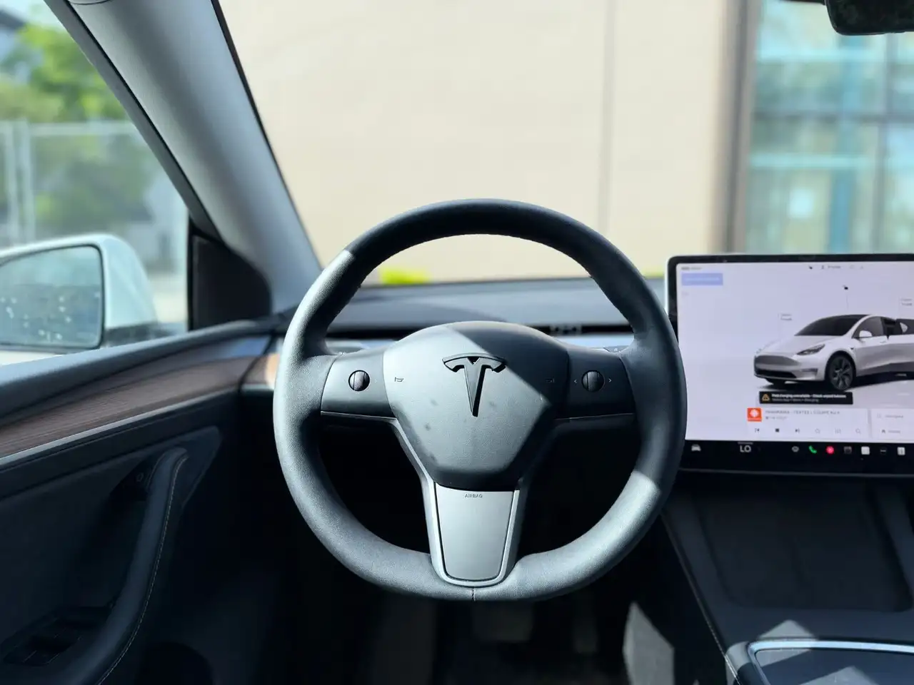Tesla Model Y снимка Tesla Model Y