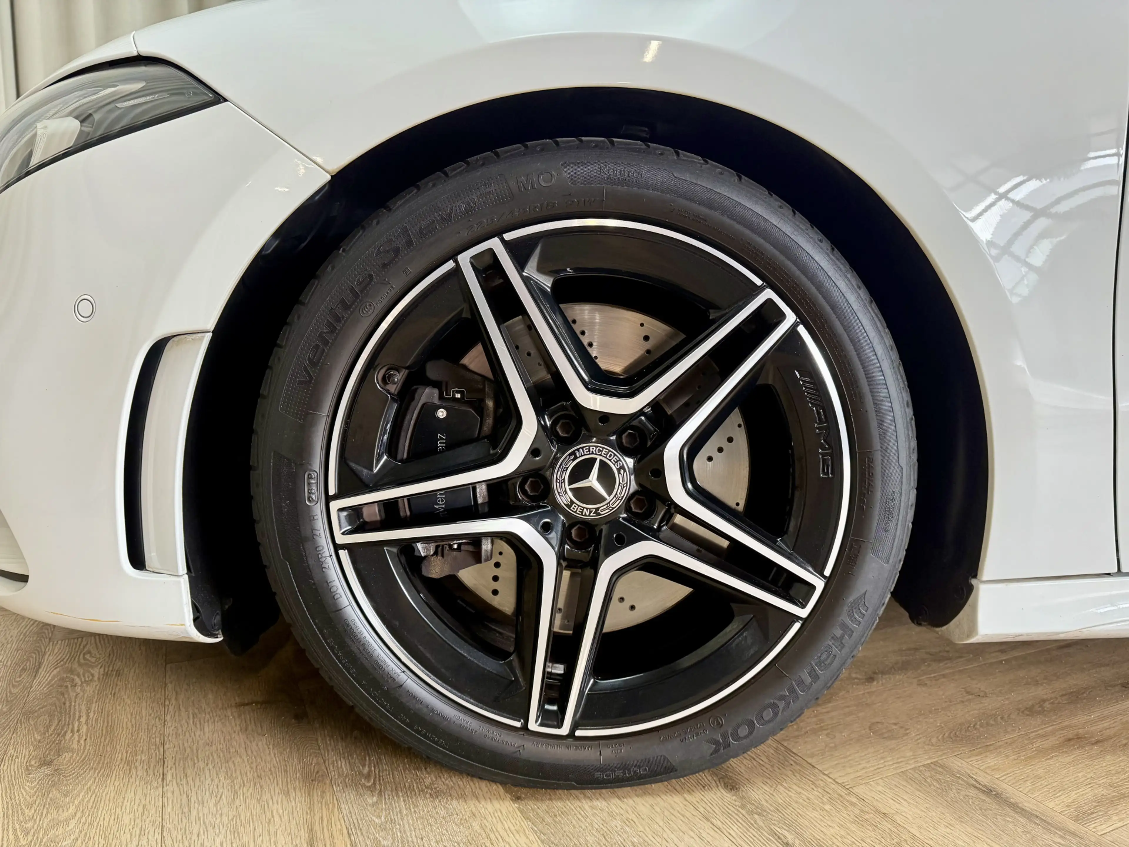 Mercedes-Benz A 250 *AMG* Leder/Alcantara / 225PK / Camera / Full LED — photo 20