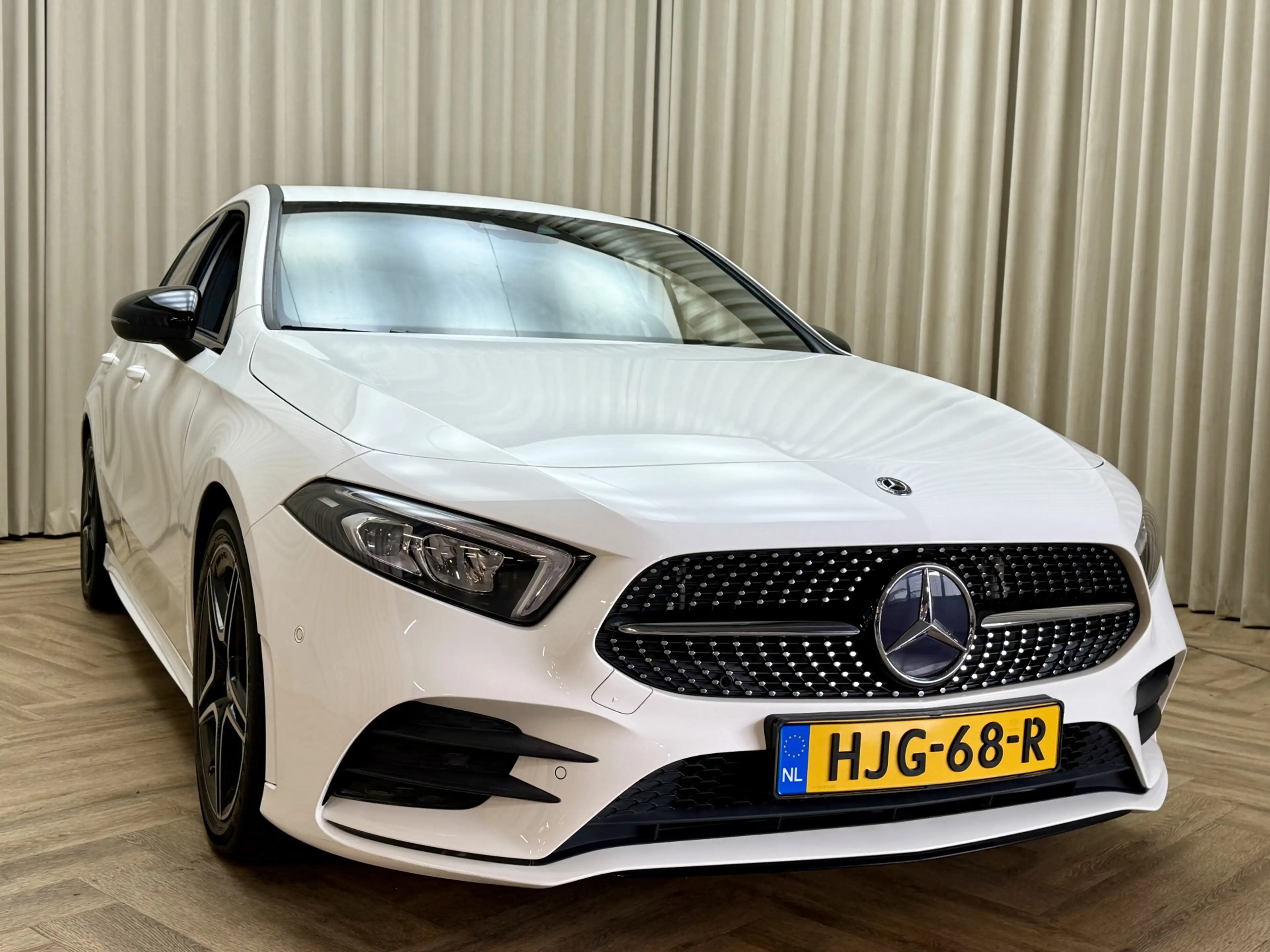Mercedes-Benz A 250 *AMG* Leder/Alcantara / 225PK / Camera / Full LED — photo 22