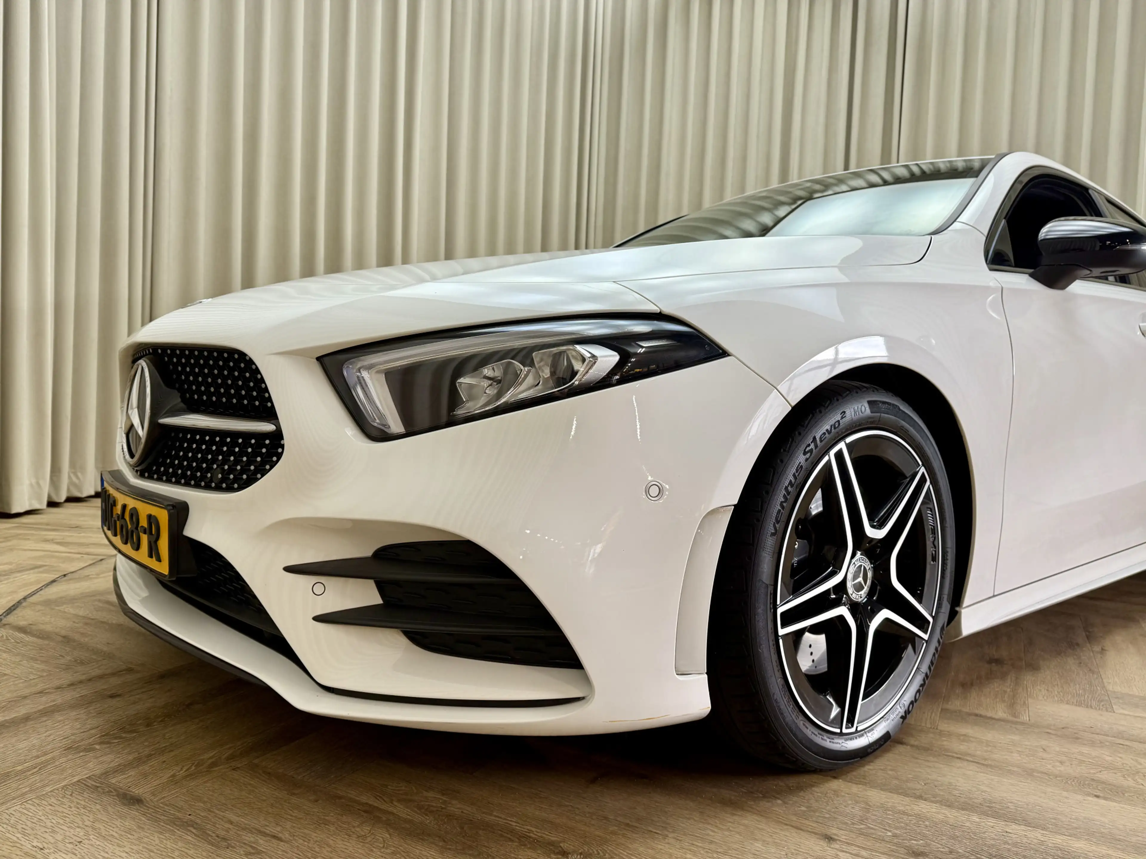 Mercedes-Benz A 250 *AMG* Leder/Alcantara / 225PK / Camera / Full LED — photo 41