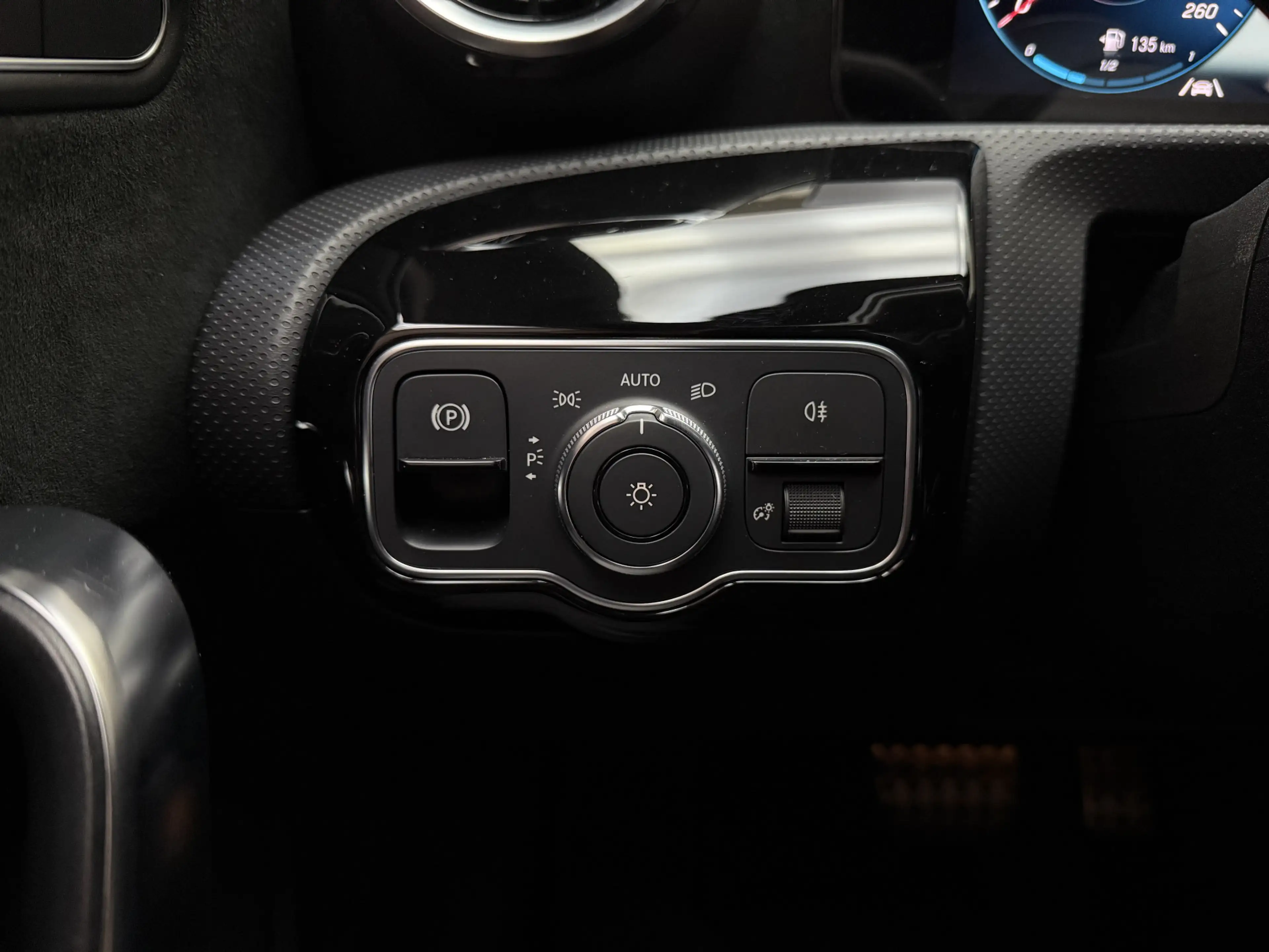 Mercedes-Benz A 250 *AMG* Leder/Alcantara / 225PK / Camera / Full LED — photo 33