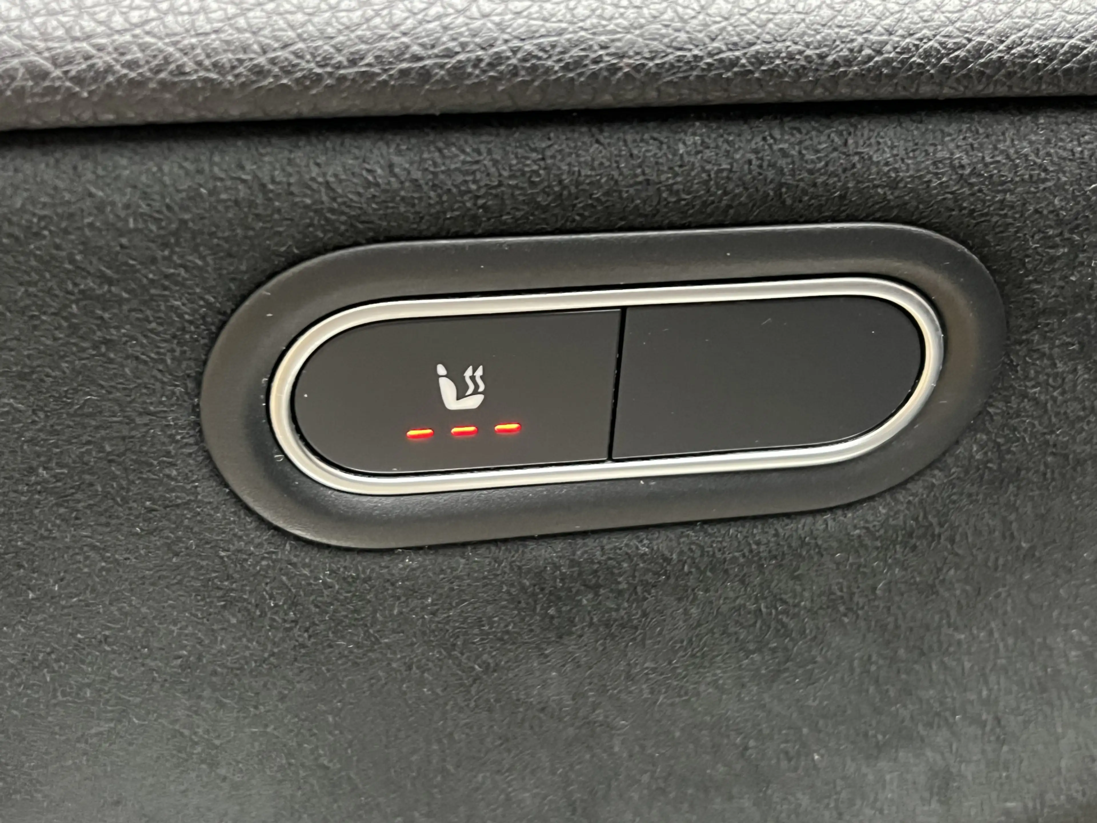 Mercedes-Benz A 250 *AMG* Leder/Alcantara / 225PK / Camera / Full LED — photo 16