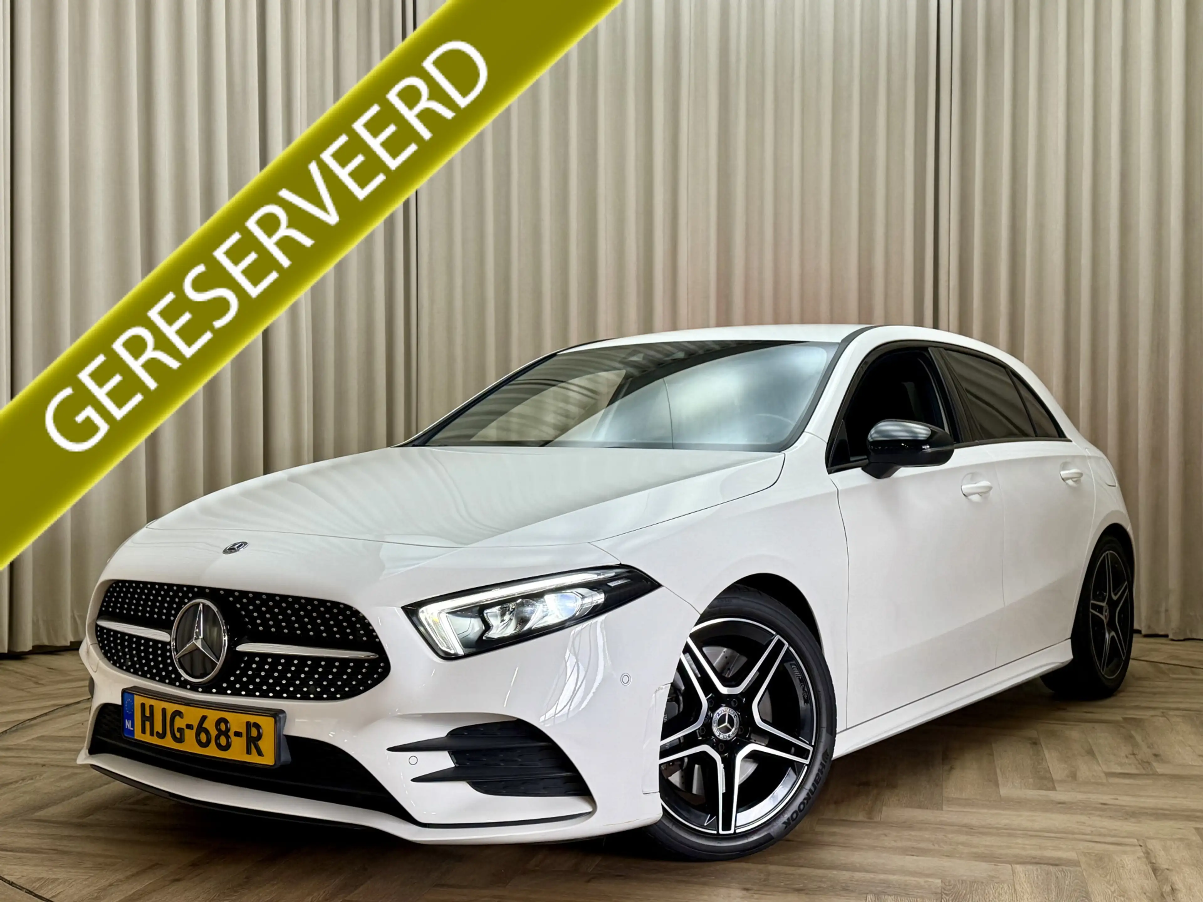 Mercedes-Benz A 250 *AMG* Leder/Alcantara / 225PK / Camera / Full LED