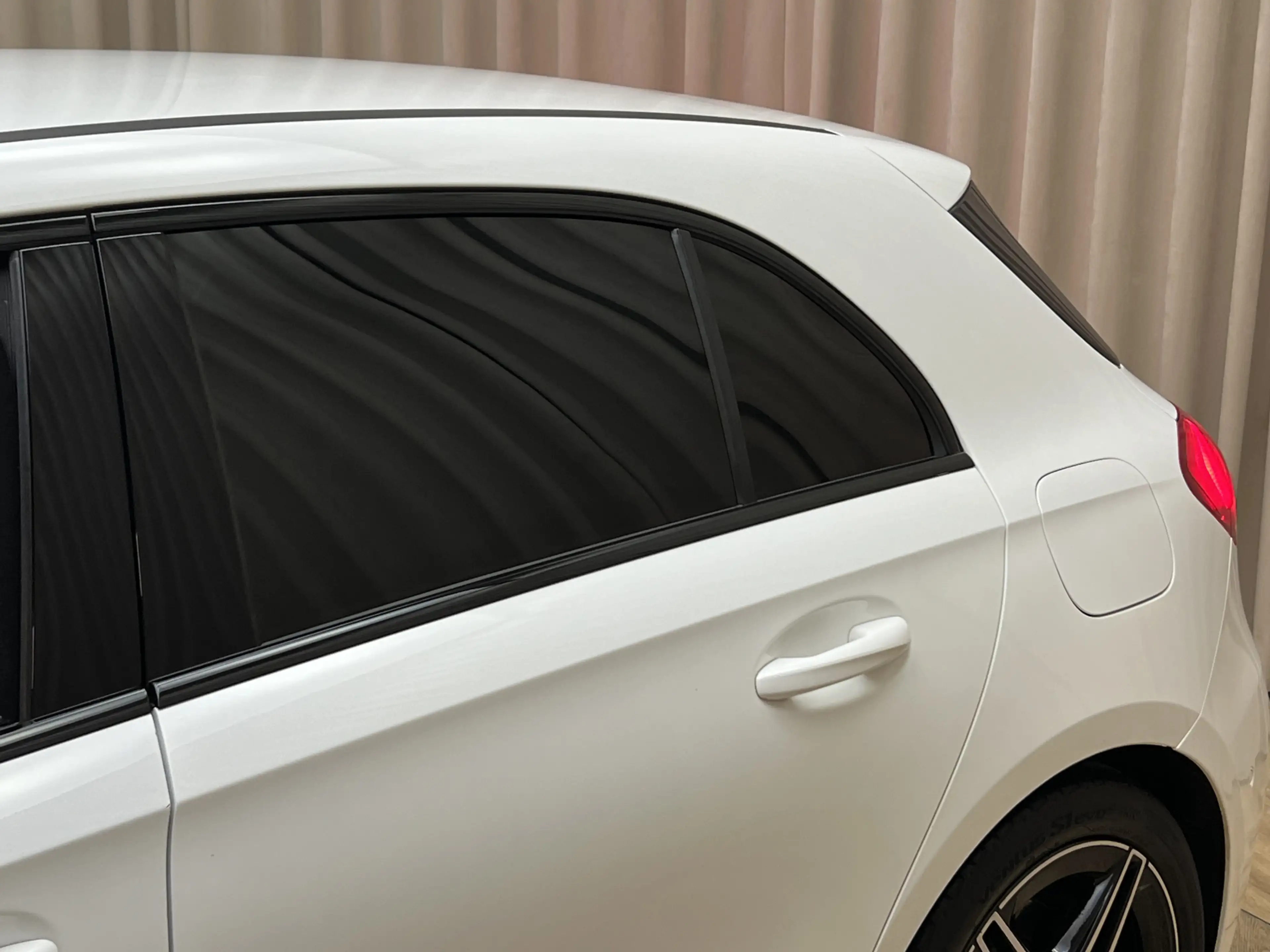 Mercedes-Benz A 250 *AMG* Leder/Alcantara / 225PK / Camera / Full LED — photo 28
